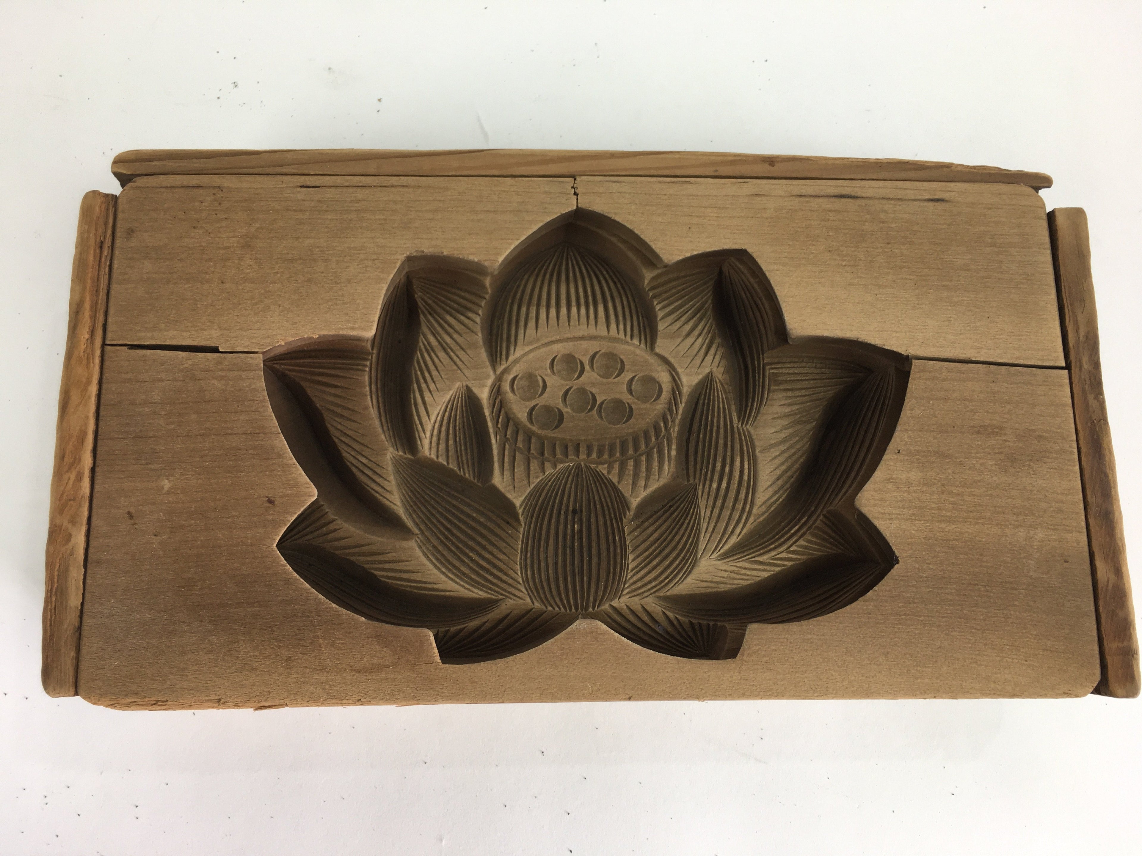 Japanese Wooden Cake Mold Kashigata Sweets Vtg Carving Brown Lotus Flower Kg368