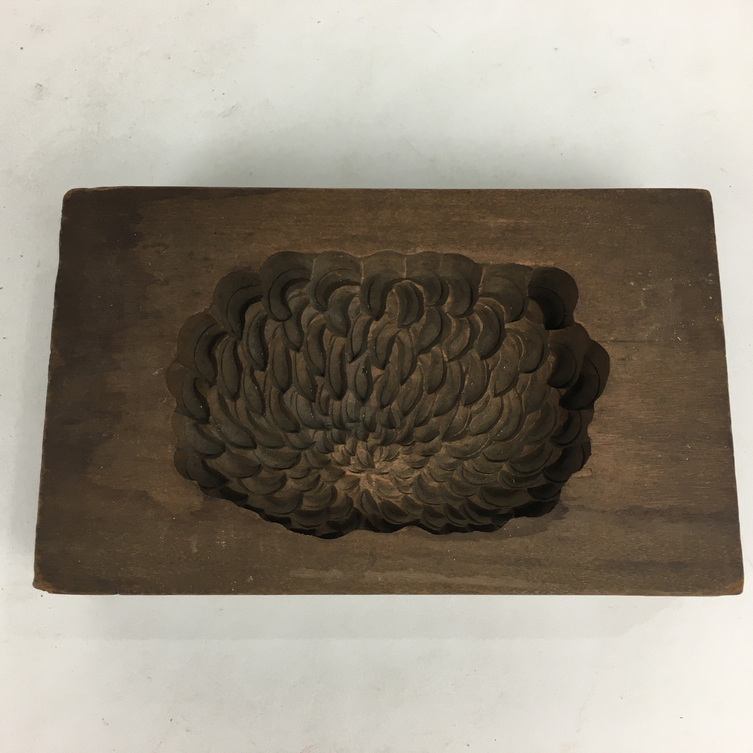 Japanese Wooden Cake Mold Kashigata Sweets Vtg Carving Chrysanthemum Kg342