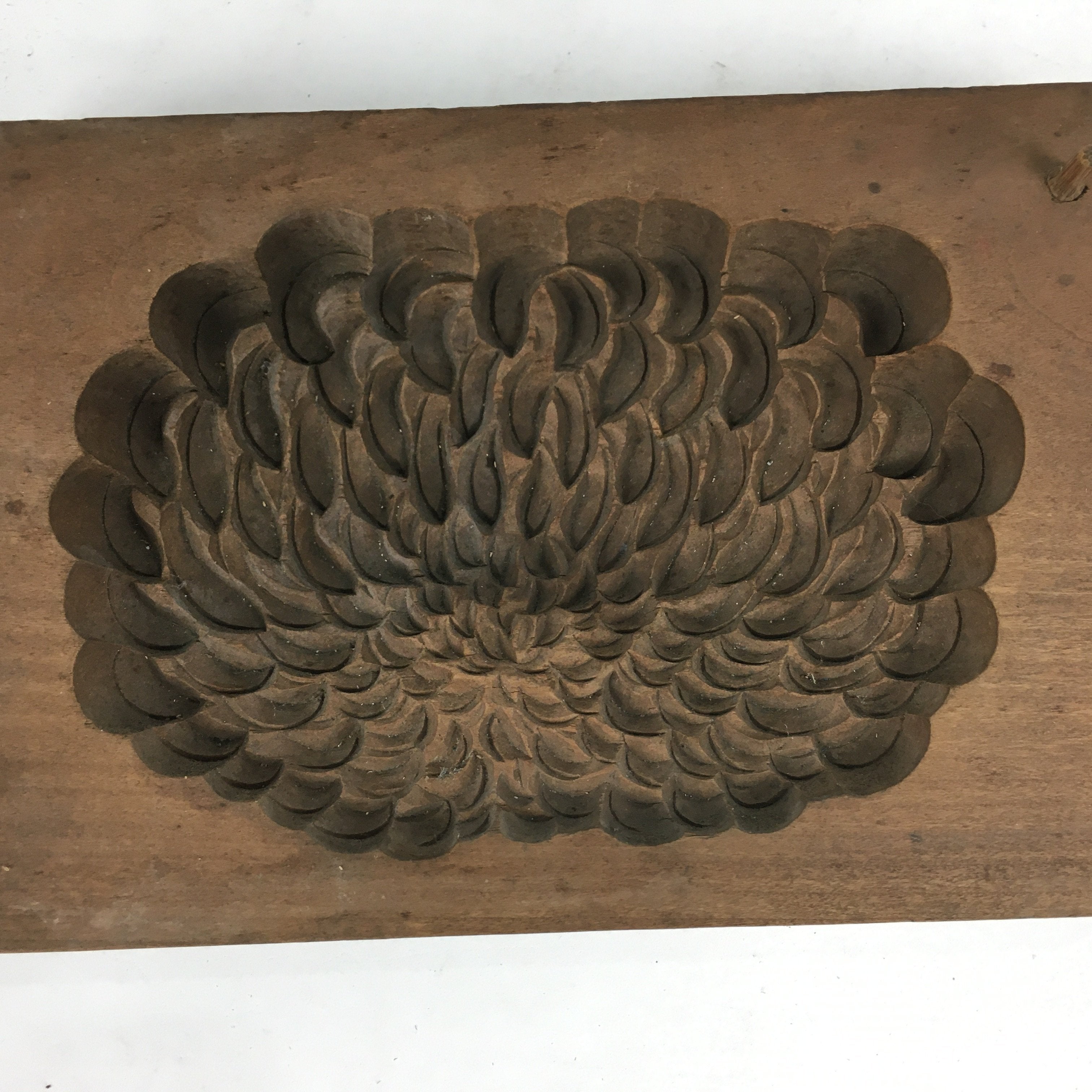 Japanese Wooden Cake Mold Kashigata Sweets Vtg Carving Chrysanthemum Kg342