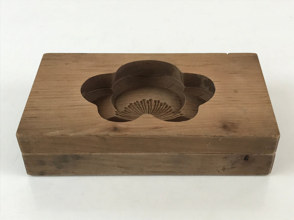 Japanese Wooden Carved Cake Mold Kashigata Sweets Wagashi Vtg Plum Blossom Kg407