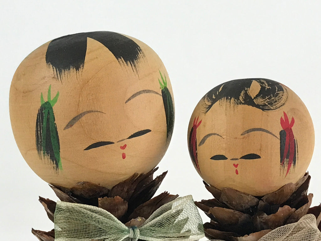 Japanese Wooden Kokeshi Doll Vtg Figurine Traditional Craft Toy Pine Cone KF607