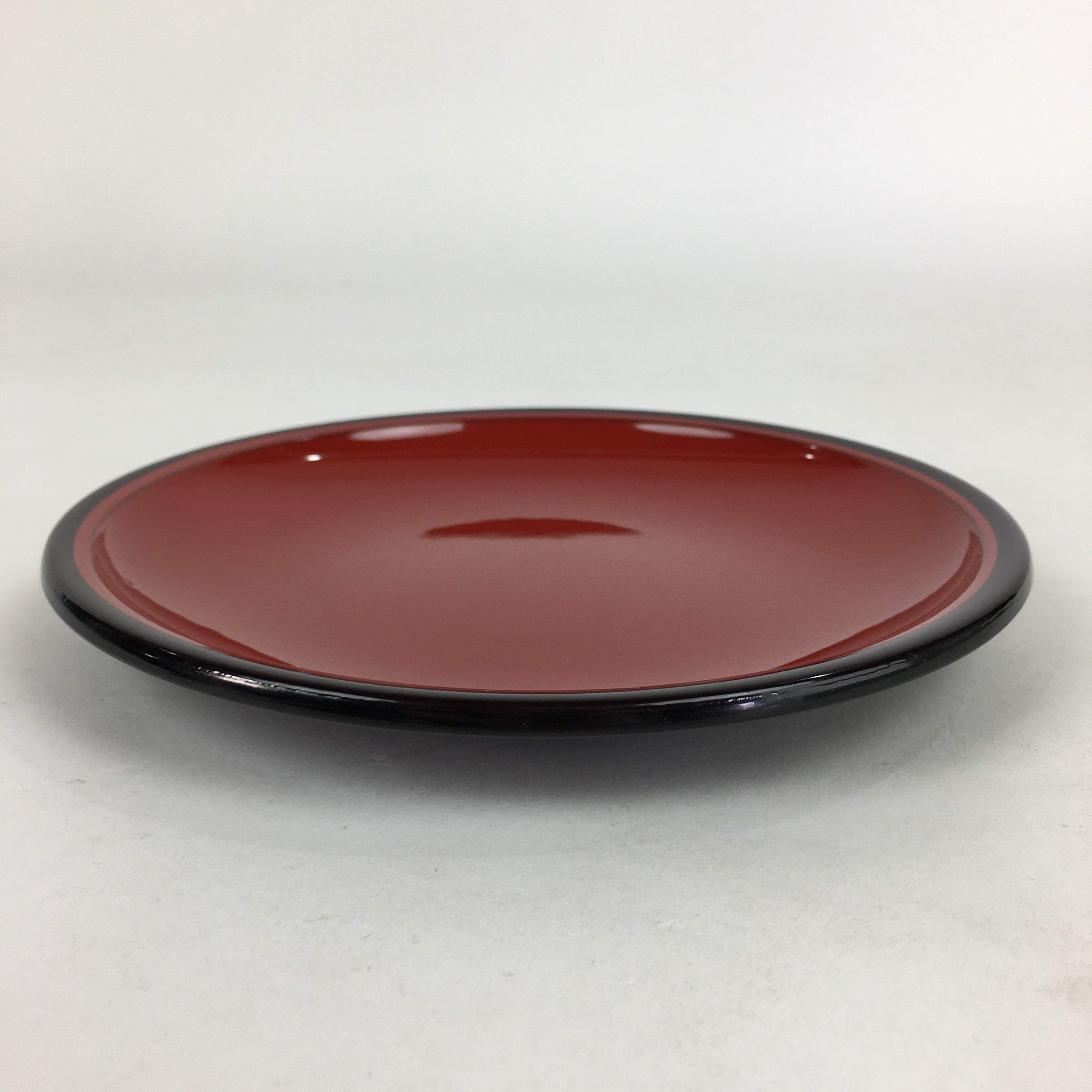 Japanese Wooden Lacquered Plate Vtg Round Red Black 16.3 cm UR696
