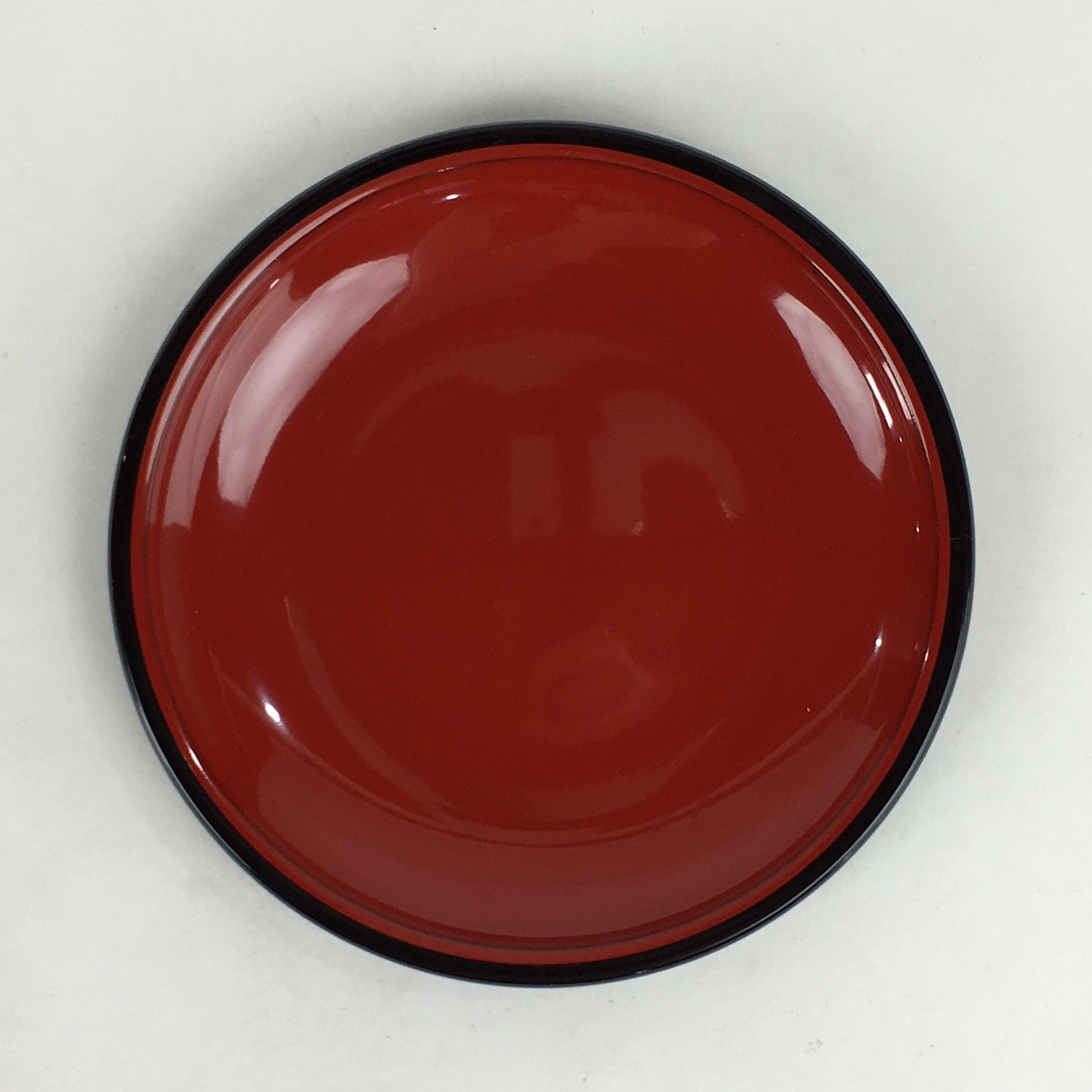Japanese Wooden Lacquered Plate Vtg Round Red Black 16.3 cm UR697