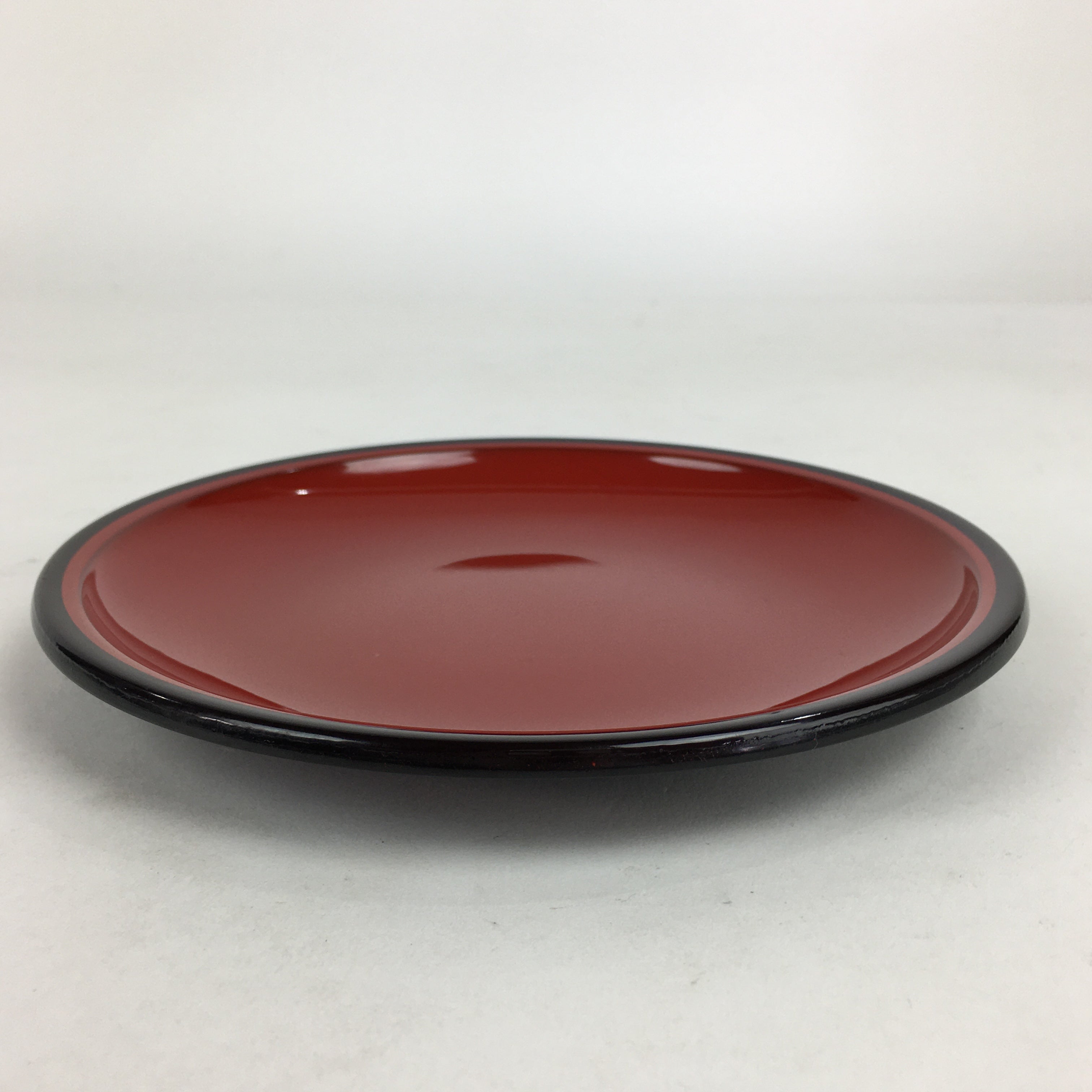 Japanese Wooden Lacquered Plate Vtg Round Red Black 16.3 cm UR699