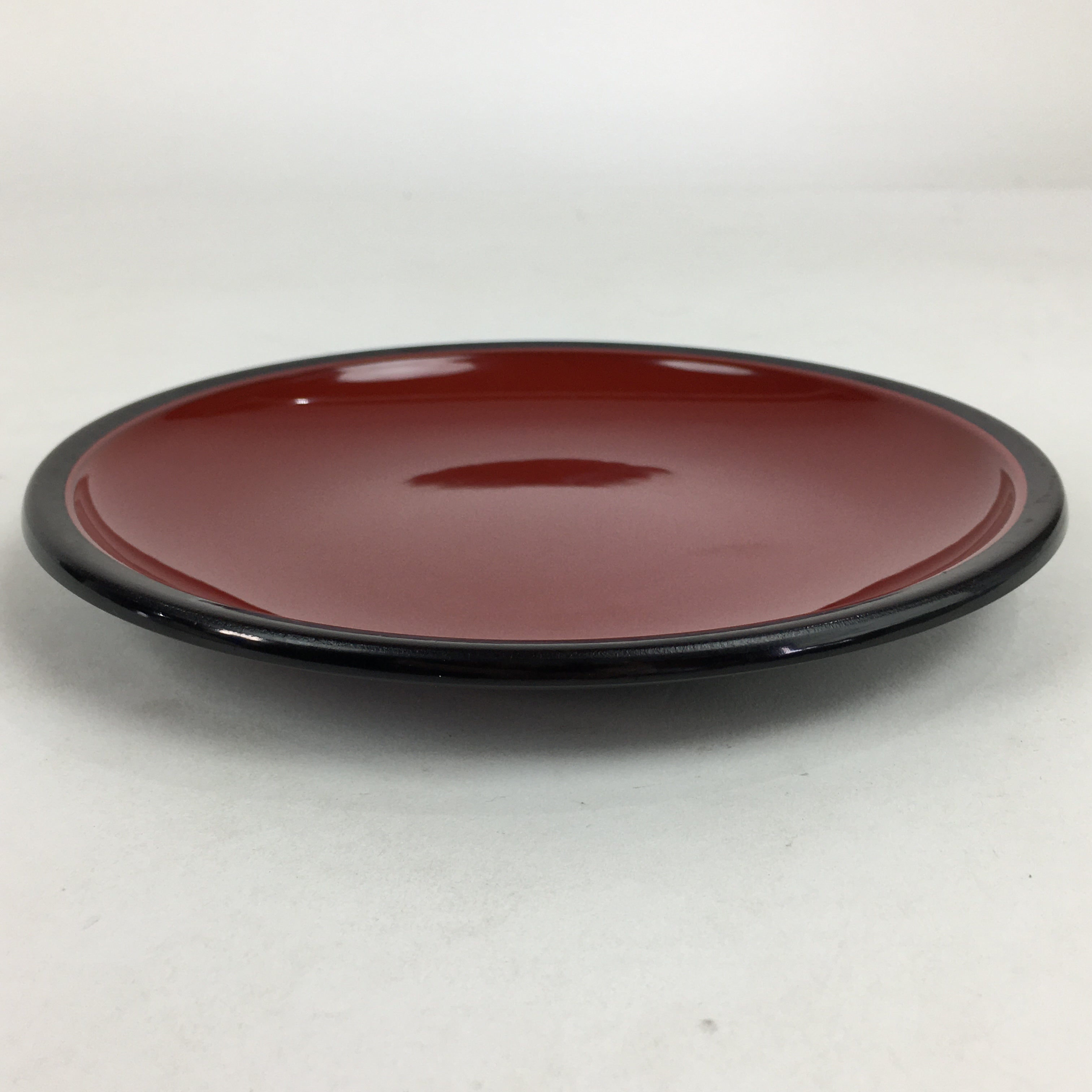 Japanese Wooden Lacquered Plate Vtg Round Red Black 16.3 cm UR702