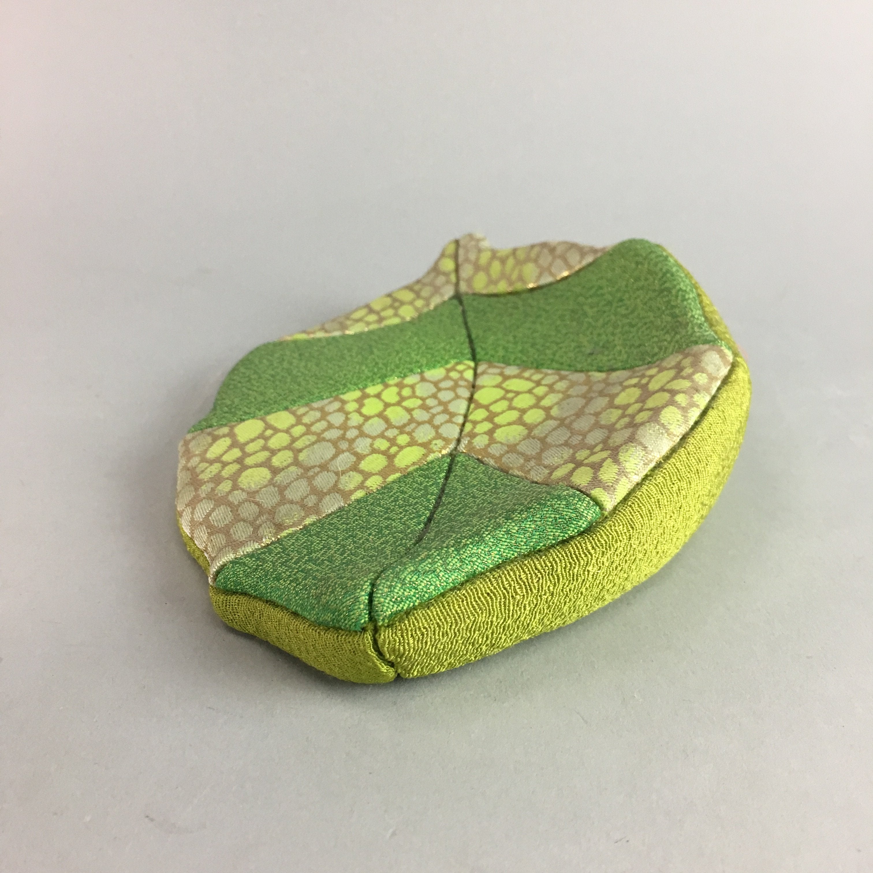 Japanese Wooden Leaf Doll Figurine Green Kimono Silk Pattern Vtg Ningyo KD10