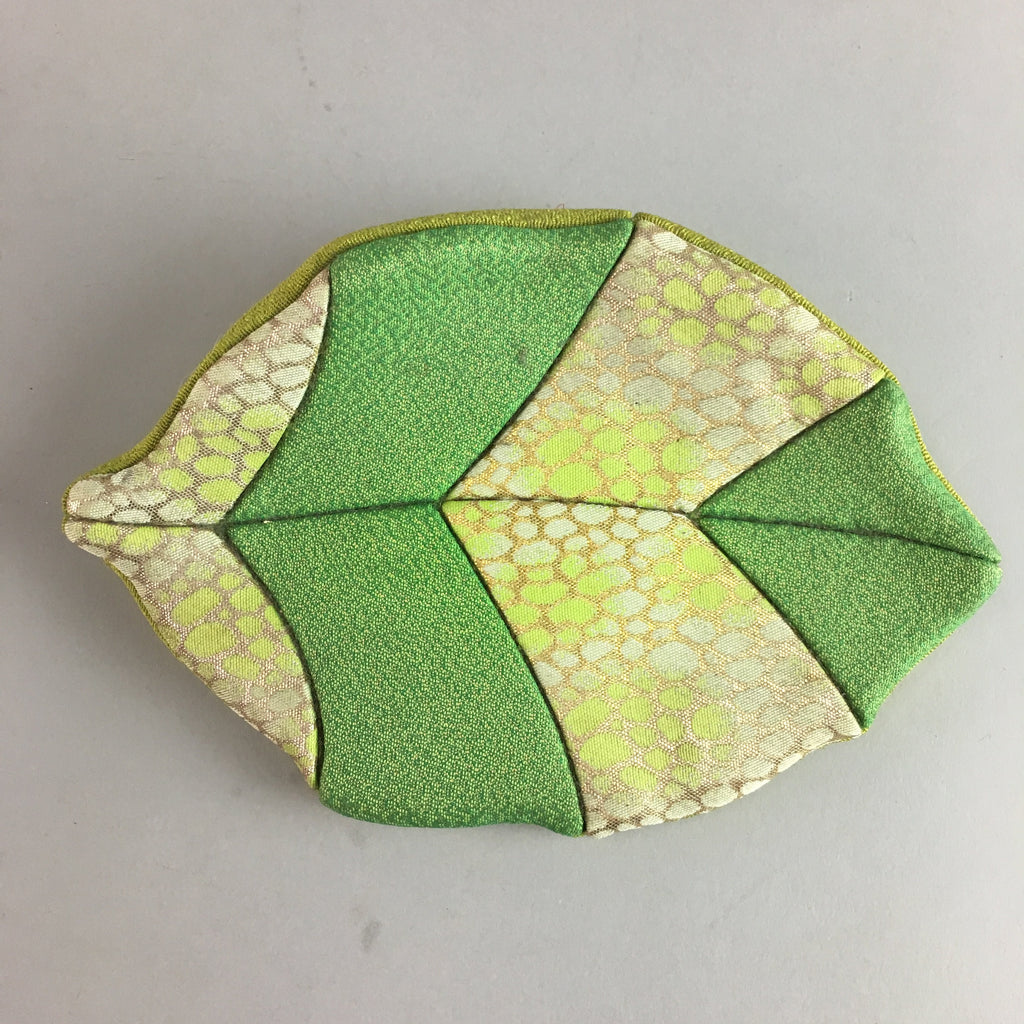 Japanese Wooden Leaf Doll Figurine Green Kimono Silk Pattern Vtg Ningyo KD10