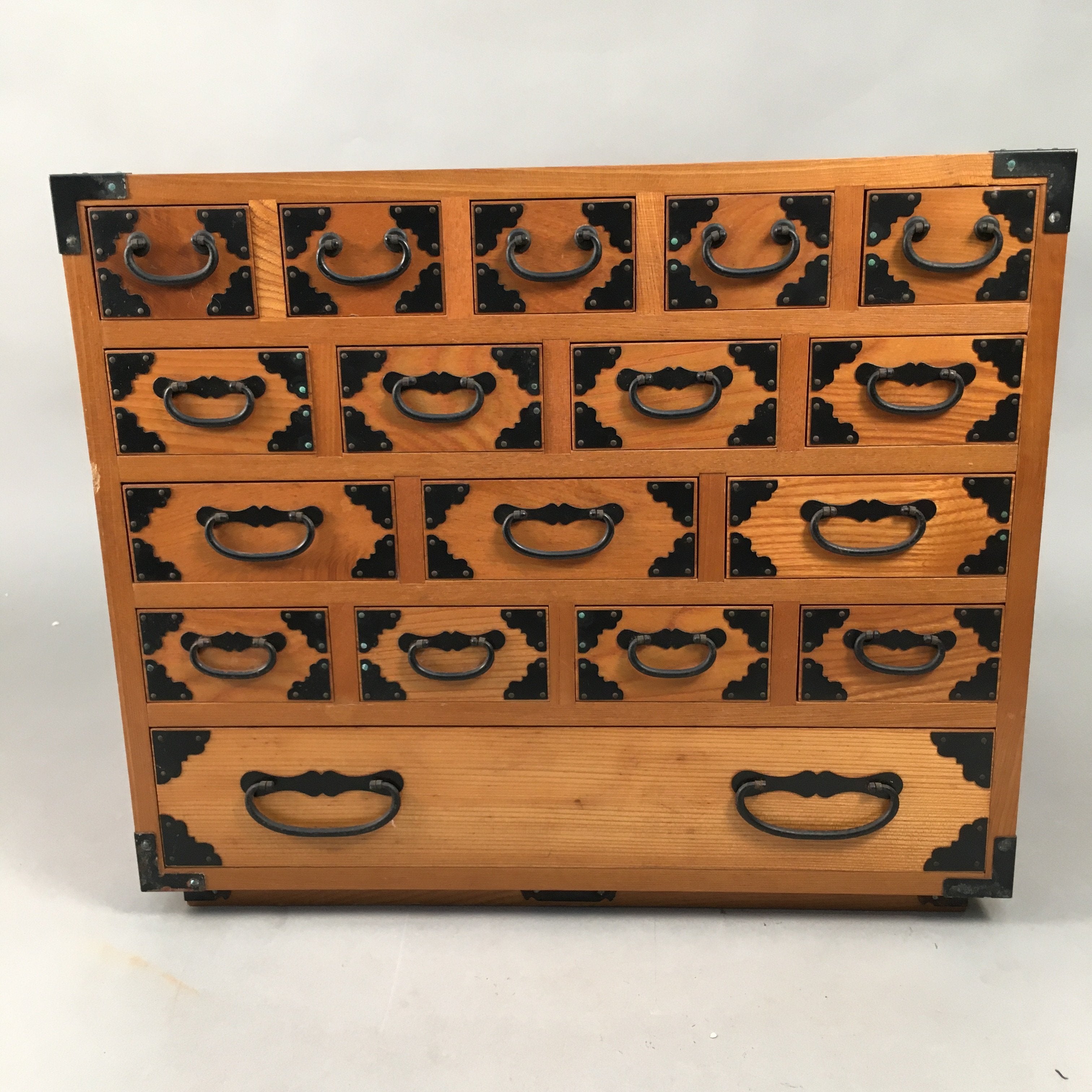 Japanese Wooden Medicine Chest Vtg Kusuri Tansu 17 Drawers T232
