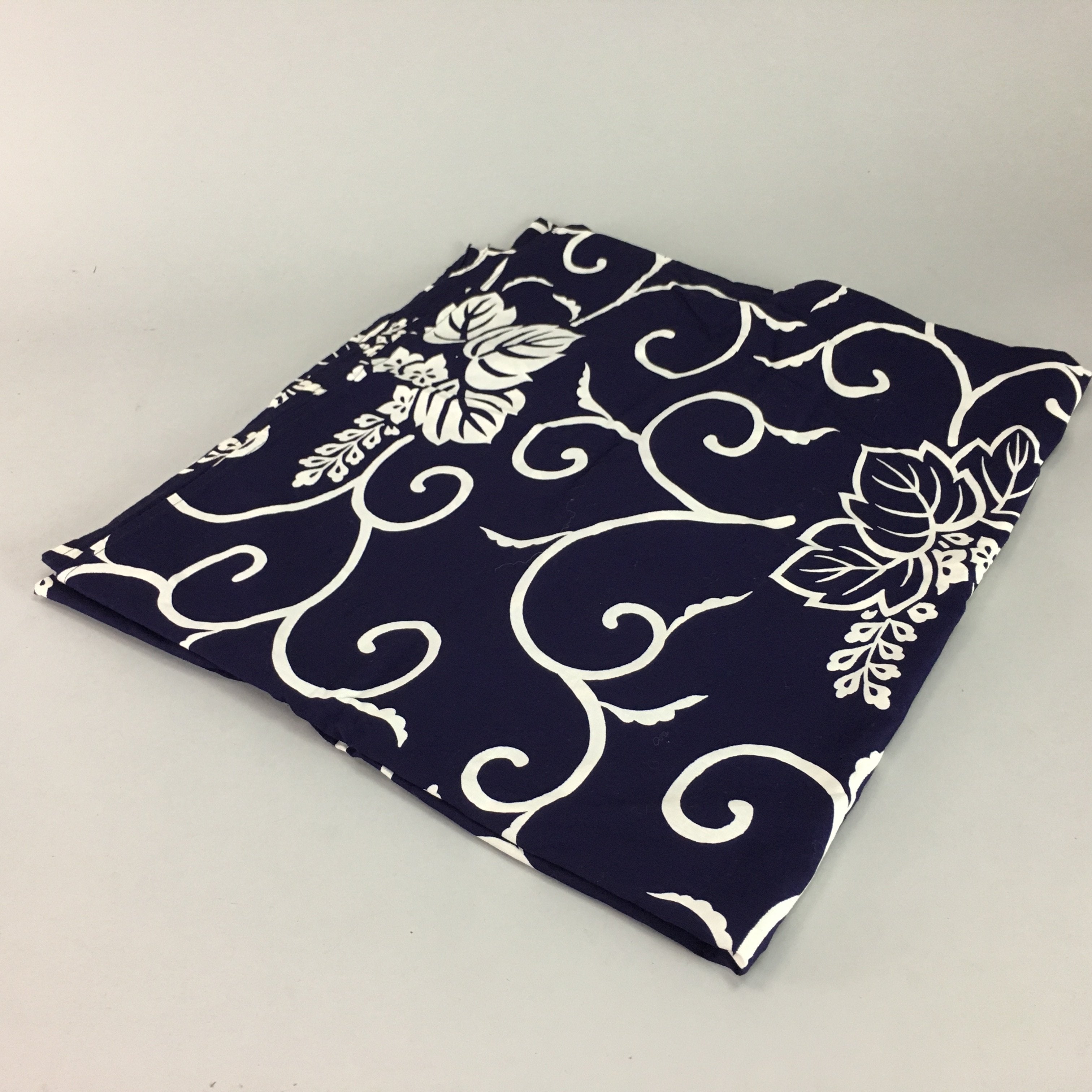 Japanese Wrap Cloth Furoshiki Vtg Fabric Textile Purple Arabesque Cotton FU109