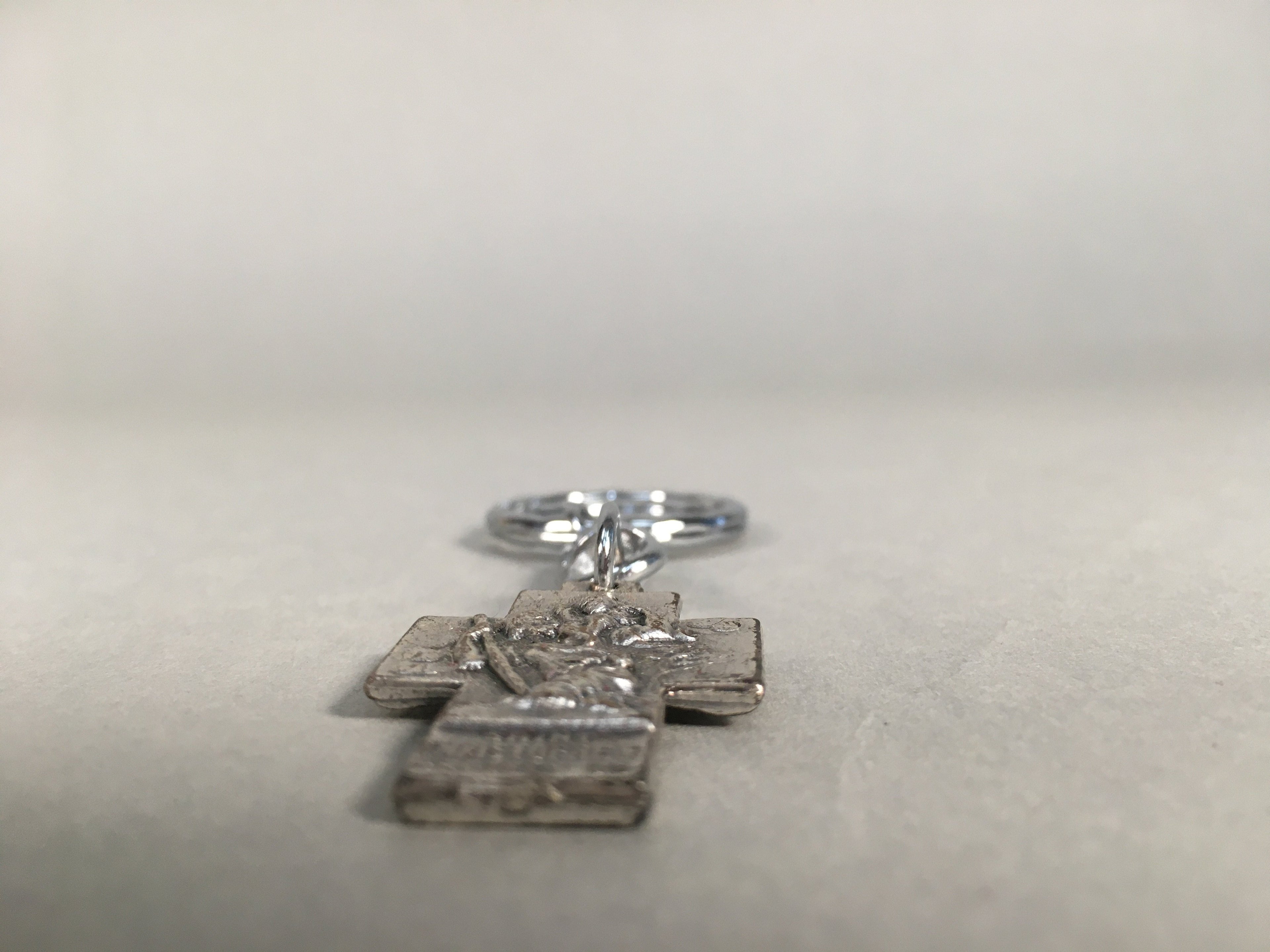 Metal Key Chain Vtg Cross Christian Christianity Jesus Mary Joseph JK86