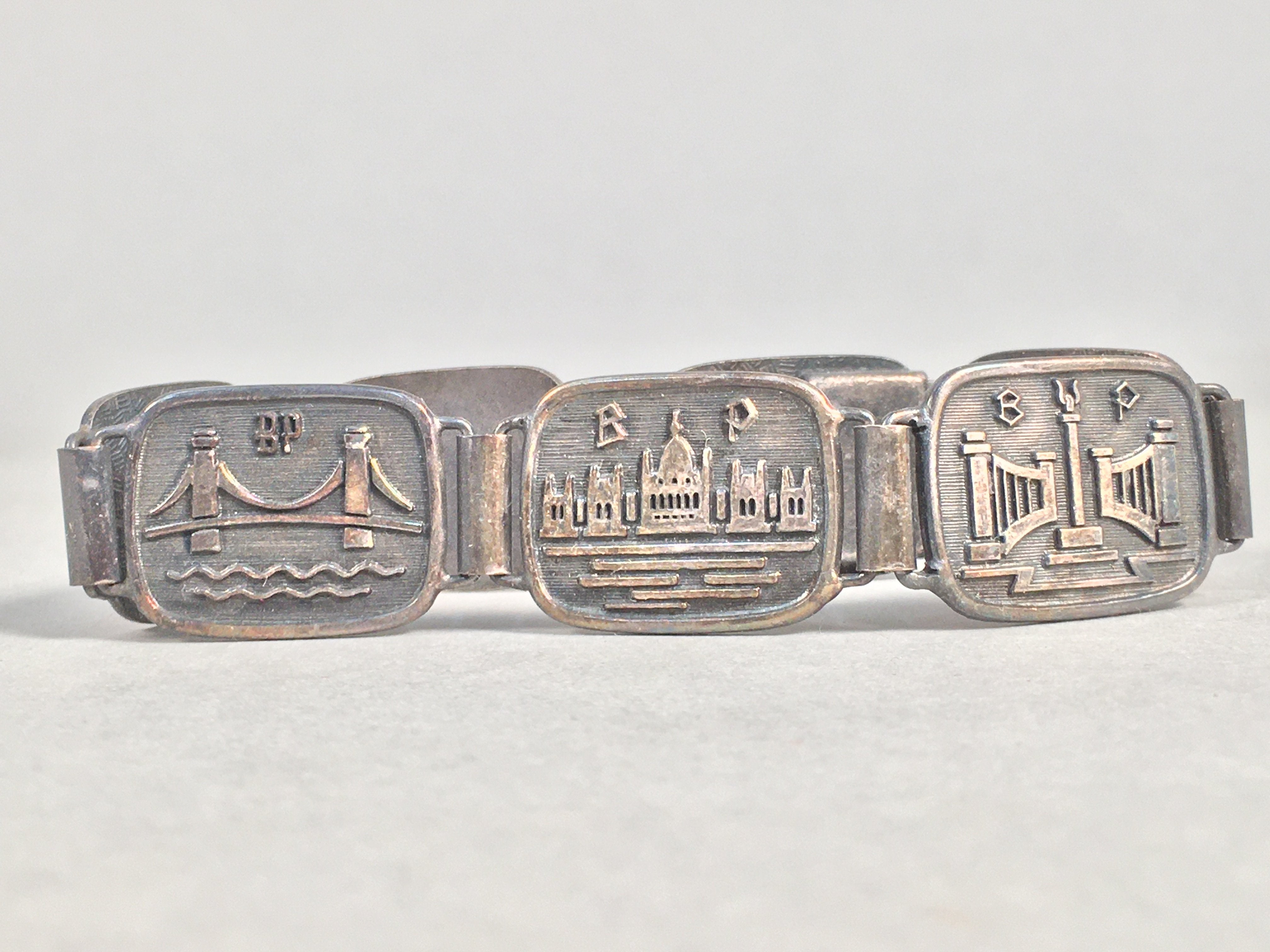 Metal Souvenir Bracelet Vtg Building Bridge Peace JK110