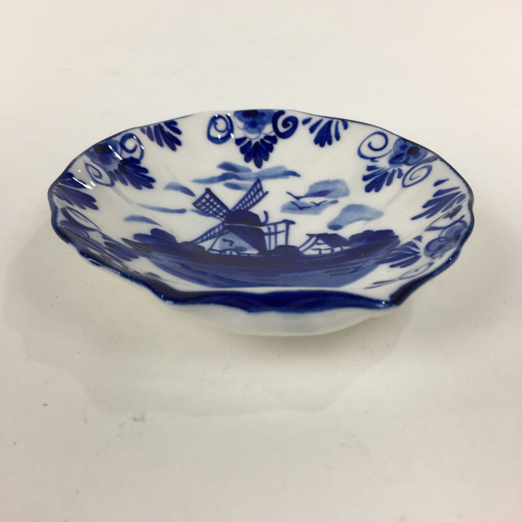 Netherlands Porcelain Delft Blue Small Plate Shell Shape Hand-painted Blue P790