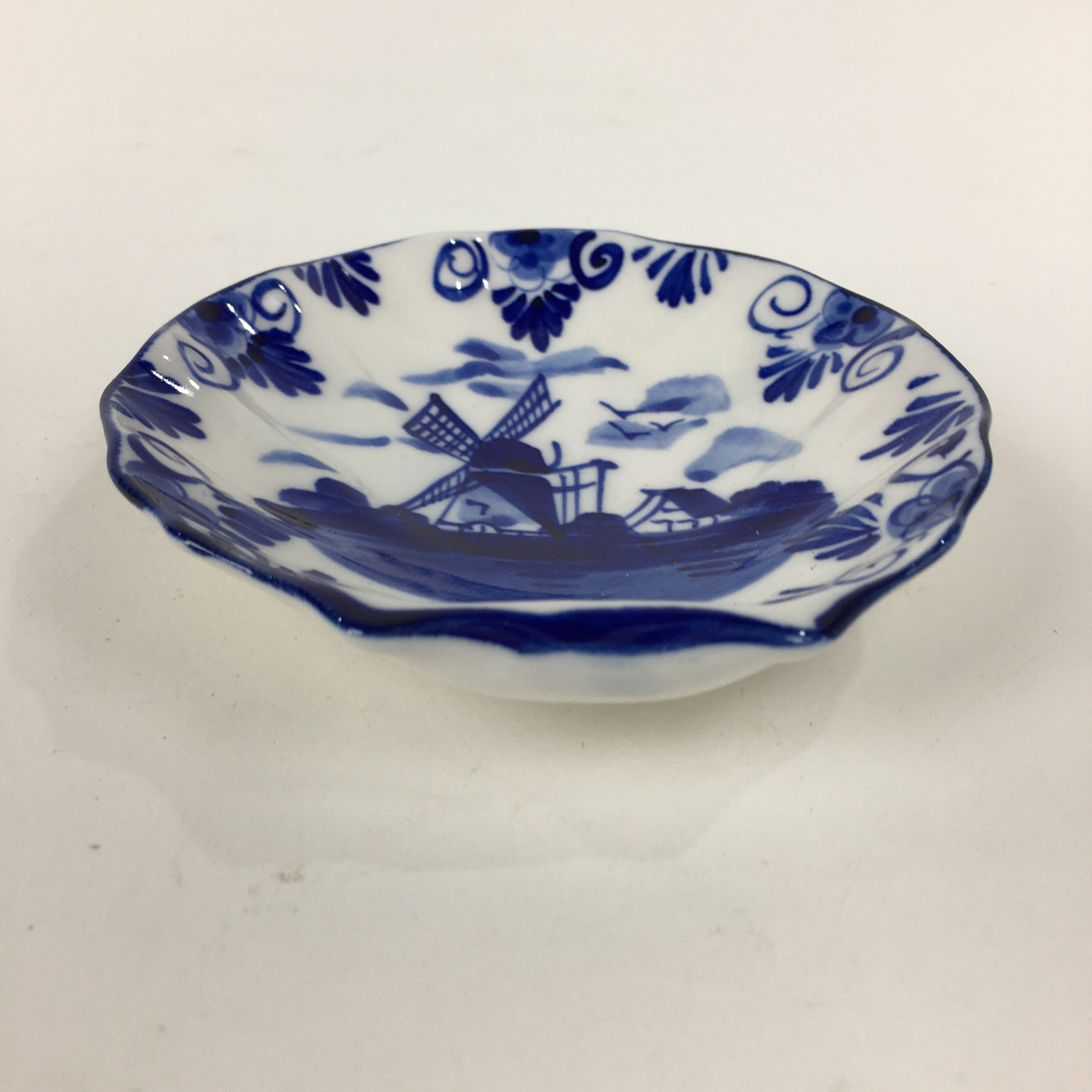 Netherlands Porcelain Delft Blue Small Plate Shell Shape Hand-painted Blue P790