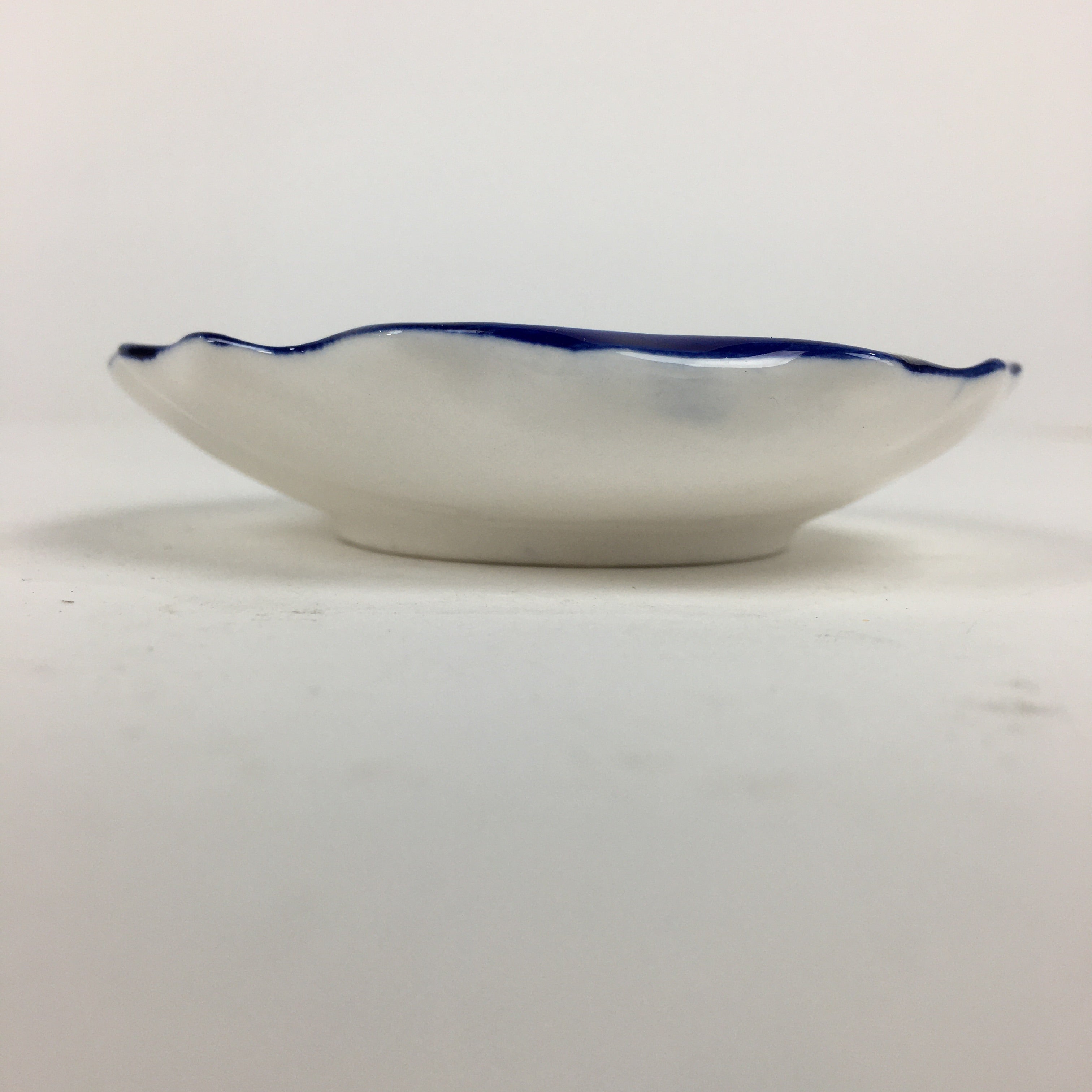Netherlands Porcelain Delft Blue Small Plate Shell Shape Hand-painted Blue P790