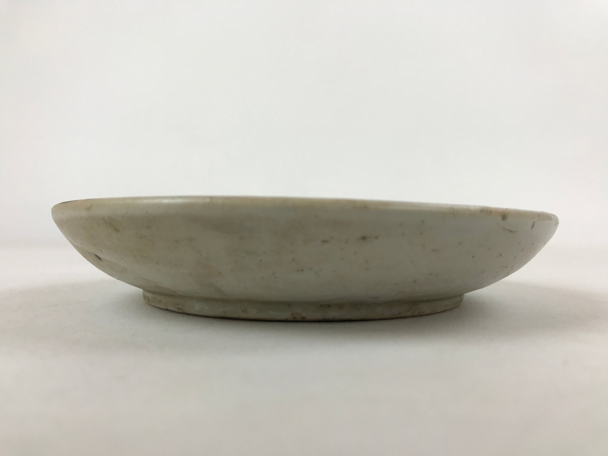 Antique Japanese Ceramic Plate Imari Akae Man Woman Garden Red Green PY611