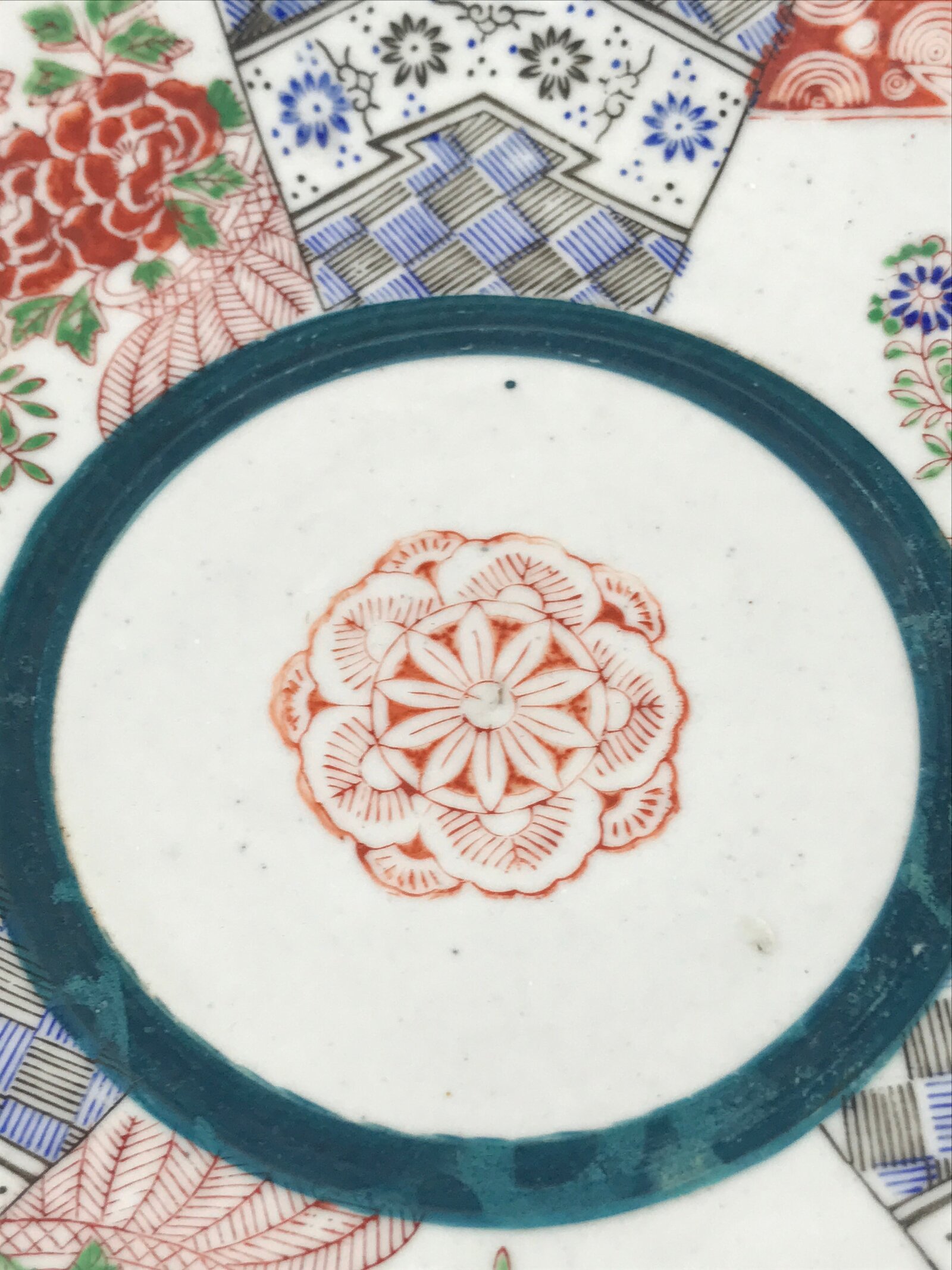 Antique Japanese Kutani Koimari Porcelain Round Plate Peony Red Blue Green PY820