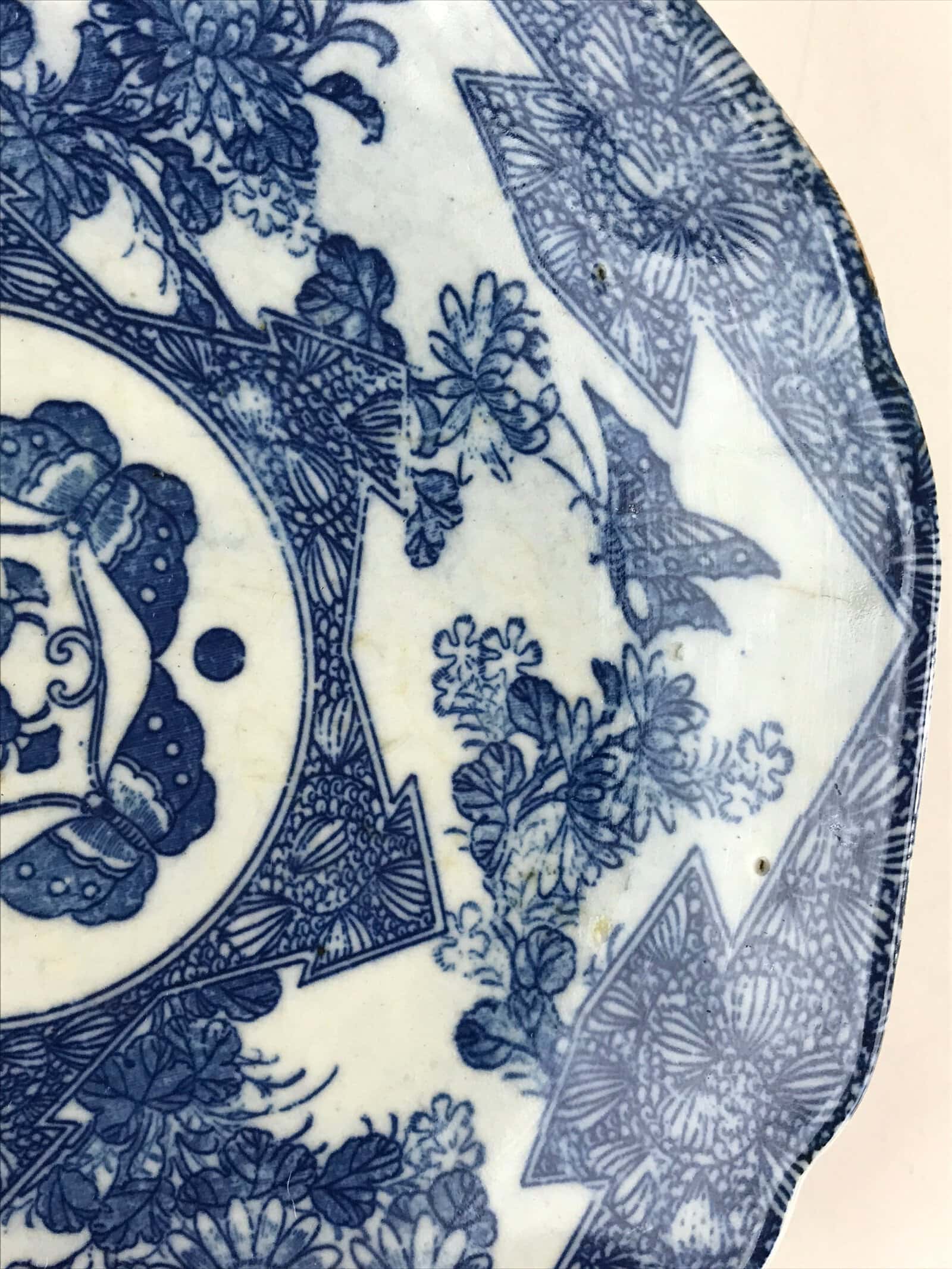 Antique Japanese Porcelain Plate Blue Sometsuke Chrysanthemum Butterfly PY282