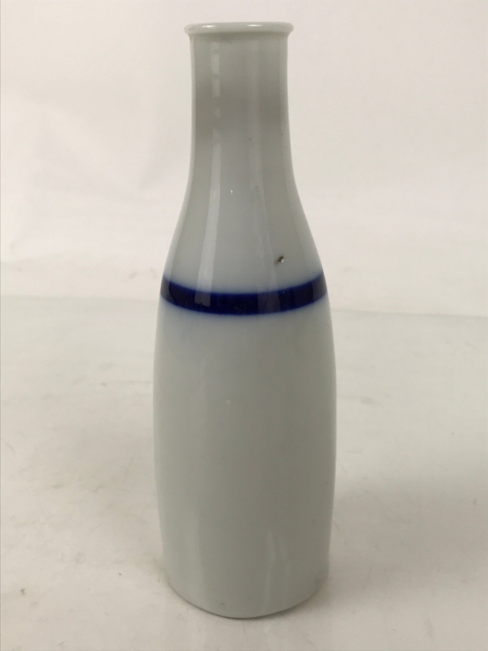 Antique Japanese Porcelain Sake Bottle Tokkuri White Blue Simple Sometsuke TS817