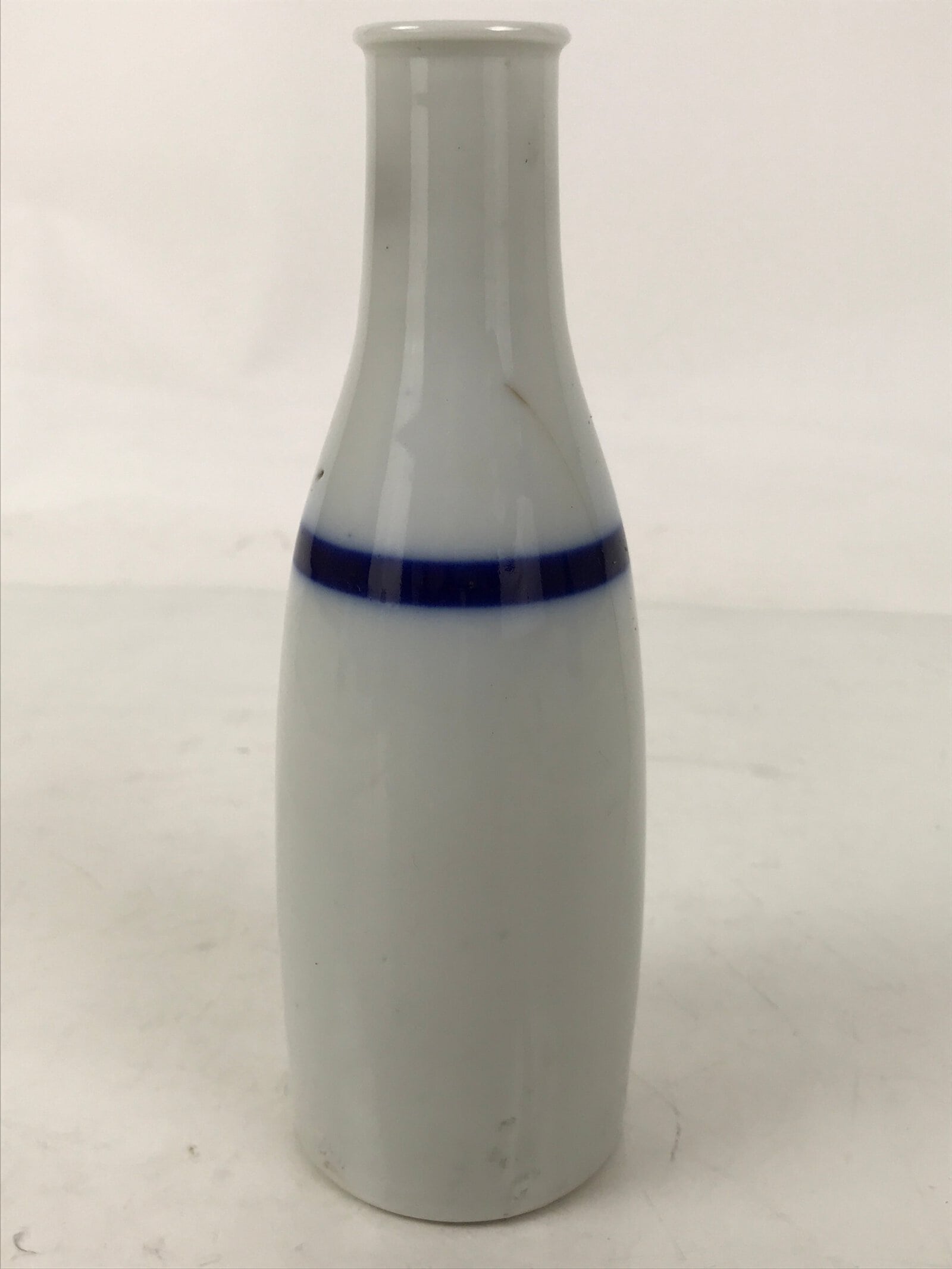 Antique Japanese Porcelain Sake Bottle Tokkuri White Blue Simple Sometsuke TS817