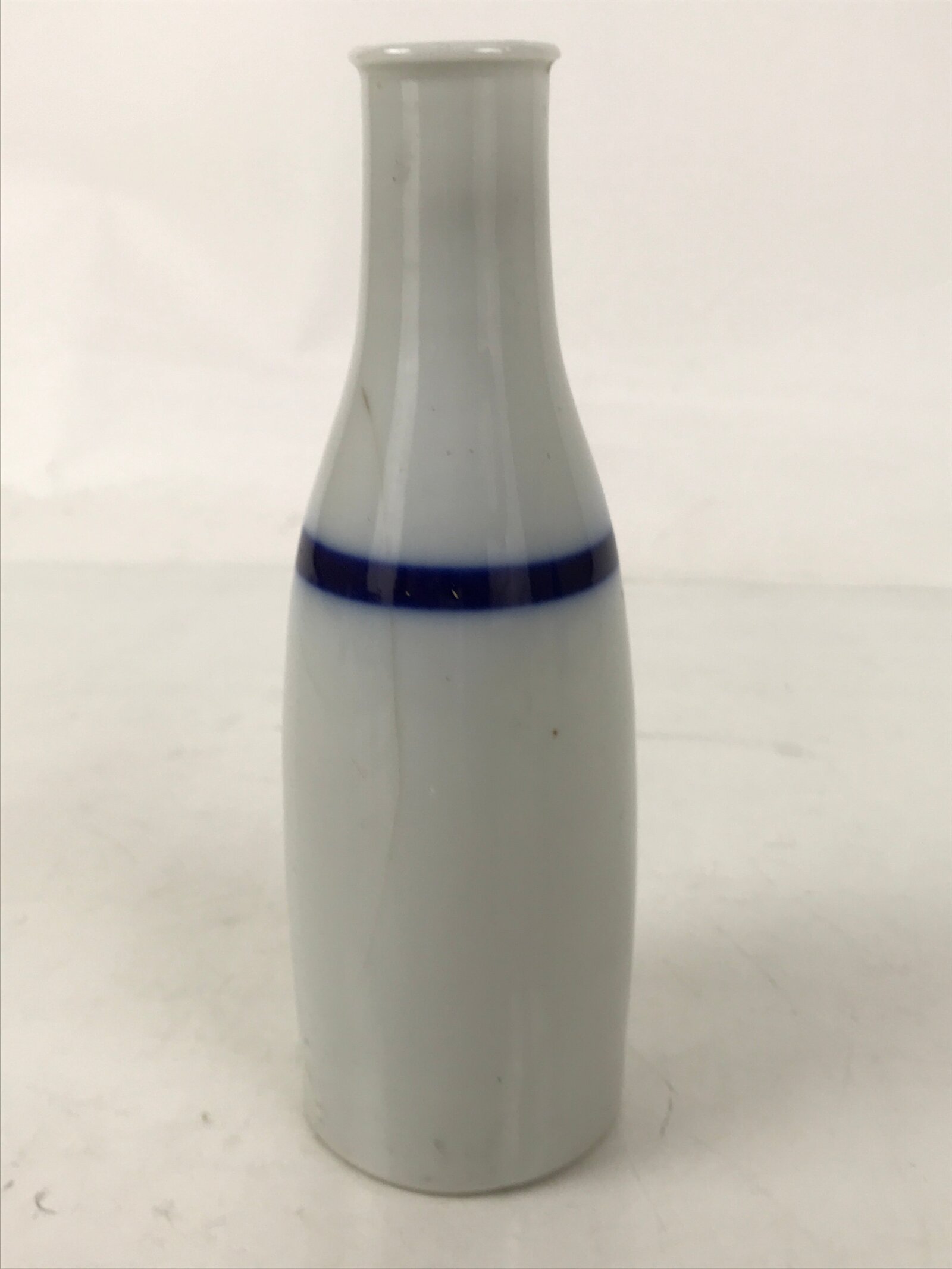 Antique Japanese Porcelain Sake Bottle Tokkuri White Blue Simple Sometsuke TS817