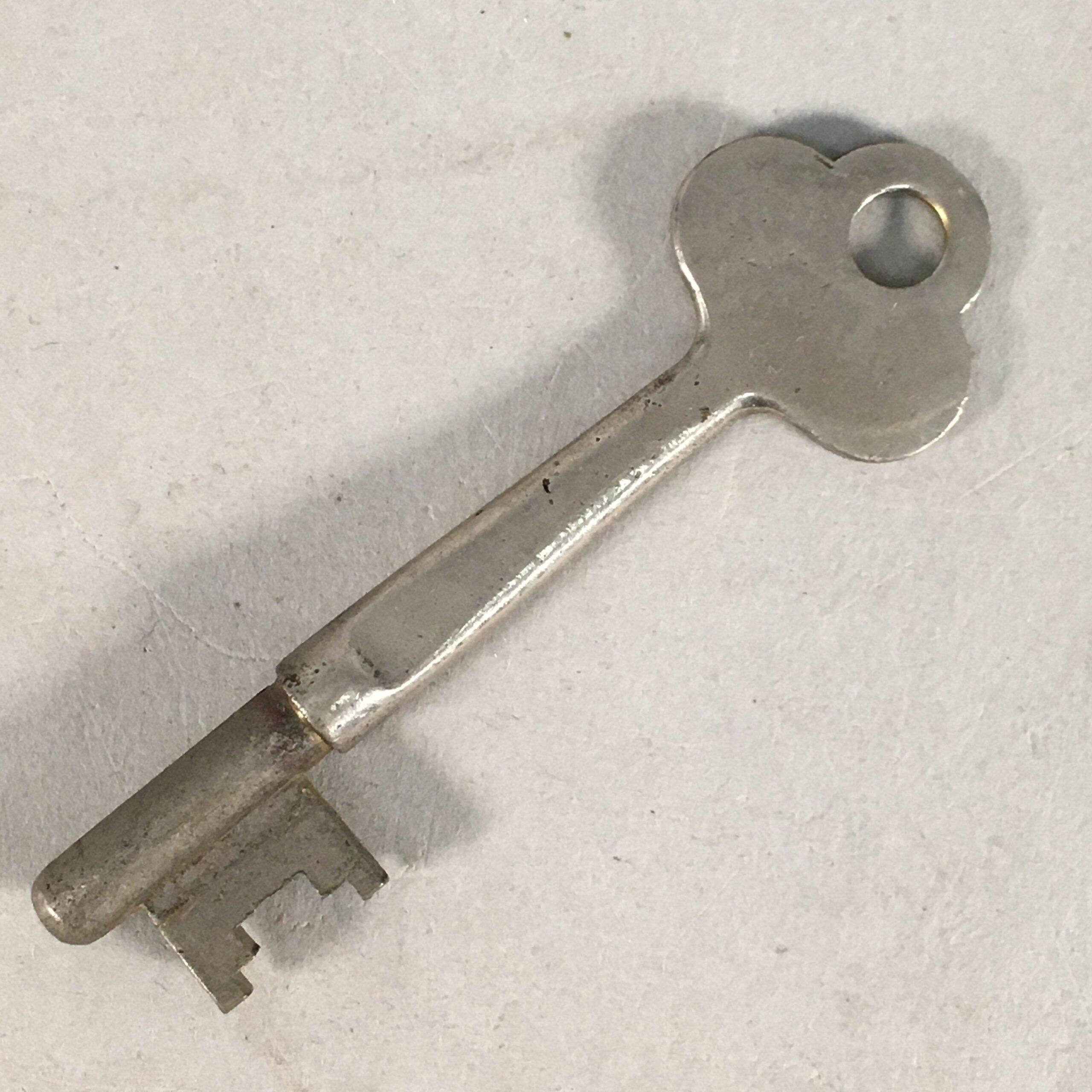 Antique Japanese Skeleton Key Vtg C1930 Silver 3 leaves Engraved SW JK21