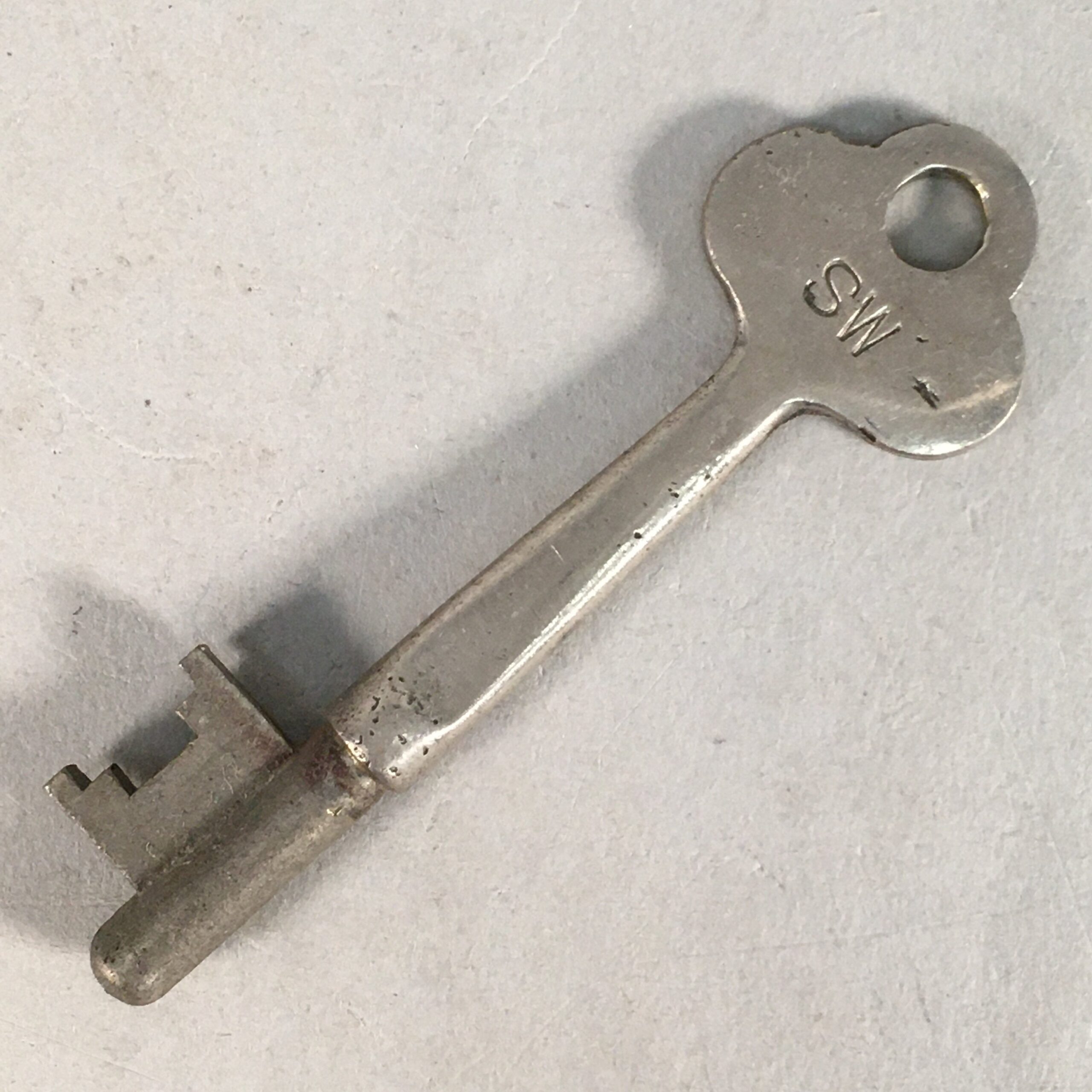 Antique Japanese Skeleton Key Vtg C1930 Silver 3 leaves Engraved SW JK21