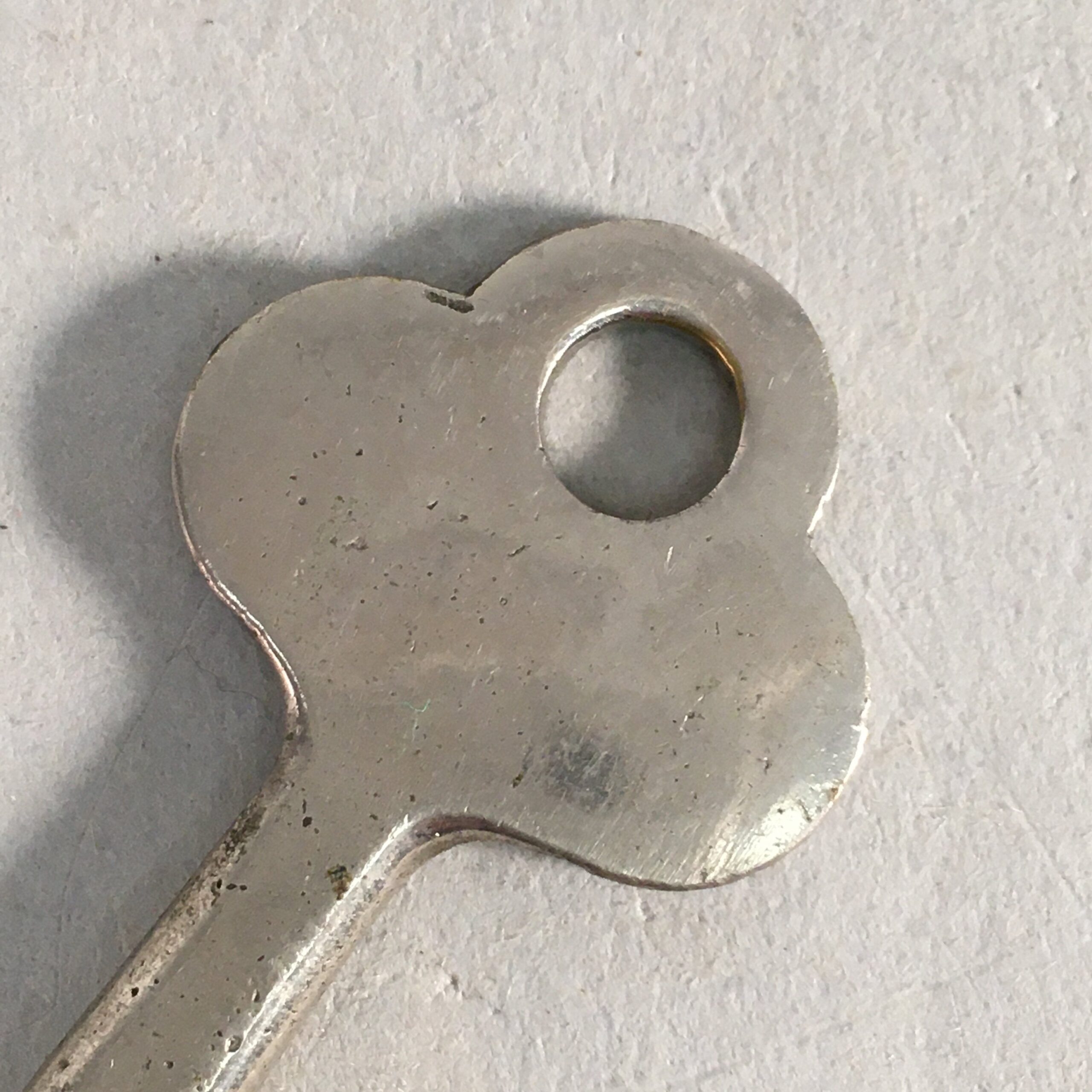 Antique Japanese Skeleton Key Vtg C1930 Silver 3 leaves Engraved SW JK21