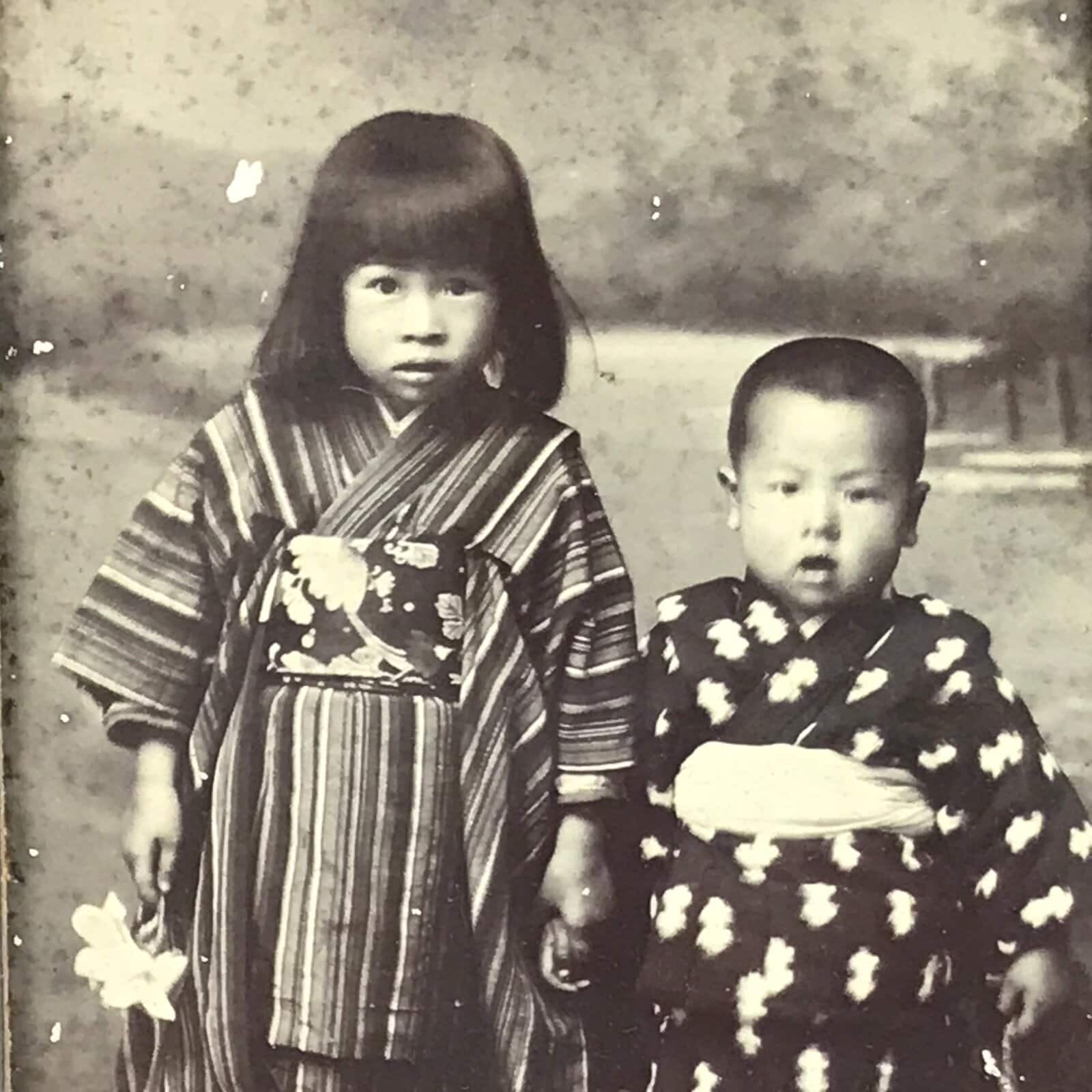 Antique Japanese Taisho Children Photograph Portrait Kimono Black White PH39