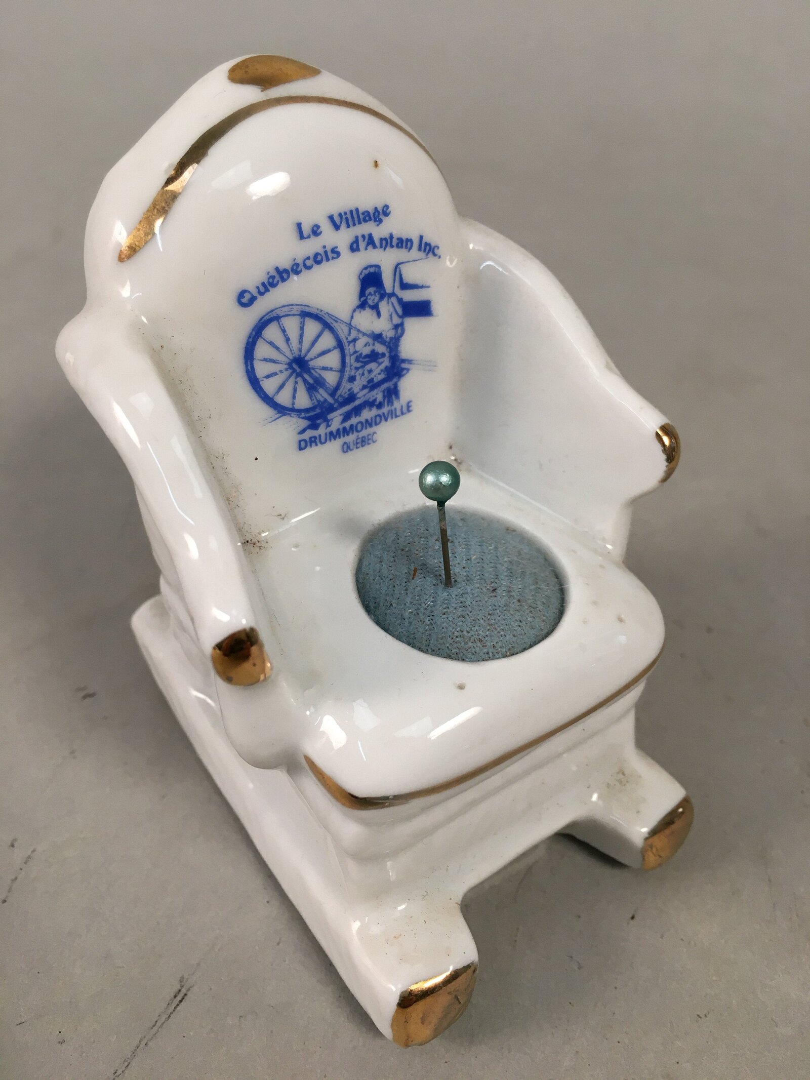 Canadian Pin Cushion Vtg Porcelain Armchair Village Quebecois d'Antan KF441