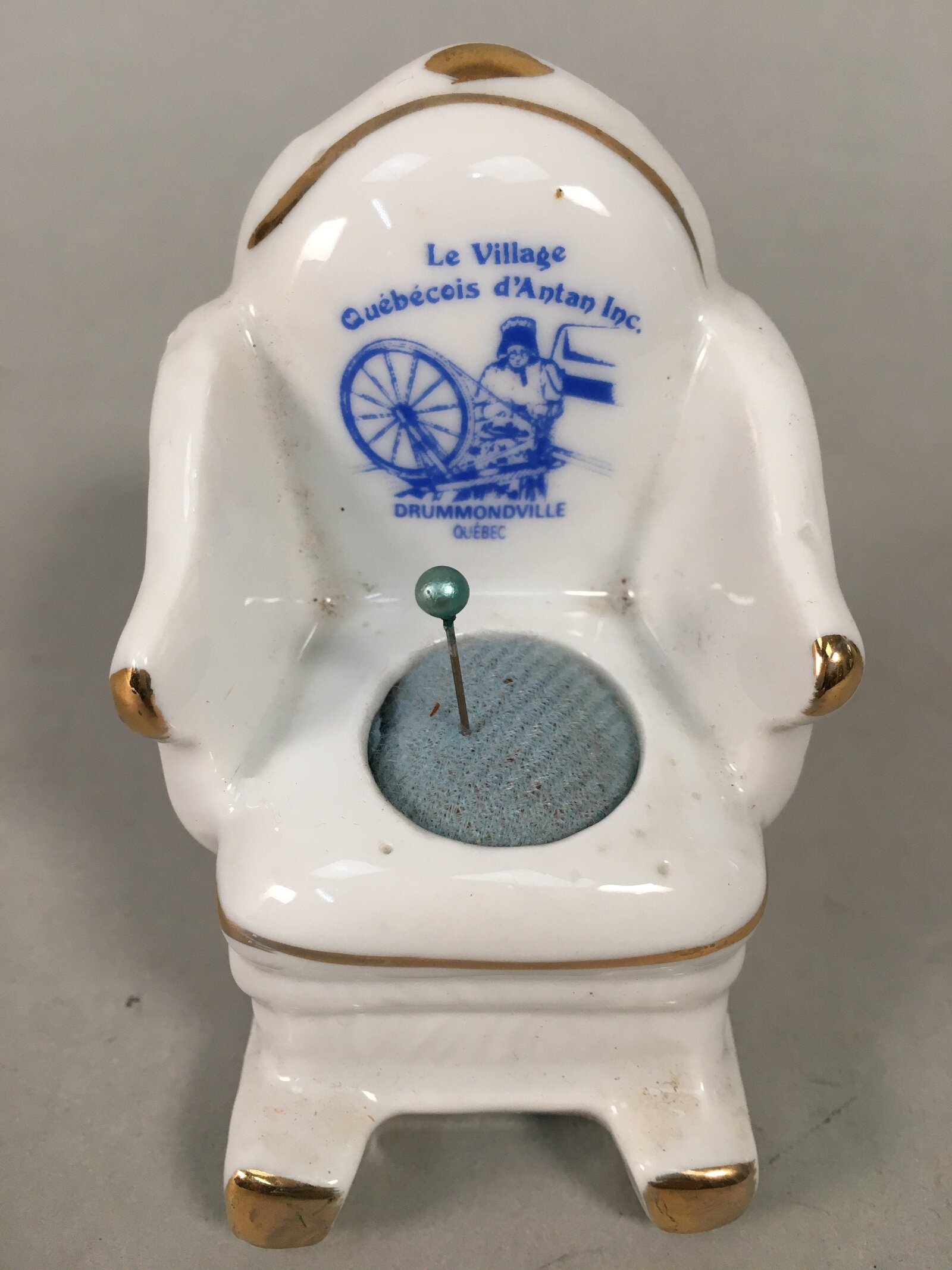 Canadian Pin Cushion Vtg Porcelain Armchair Village Quebecois d'Antan KF441