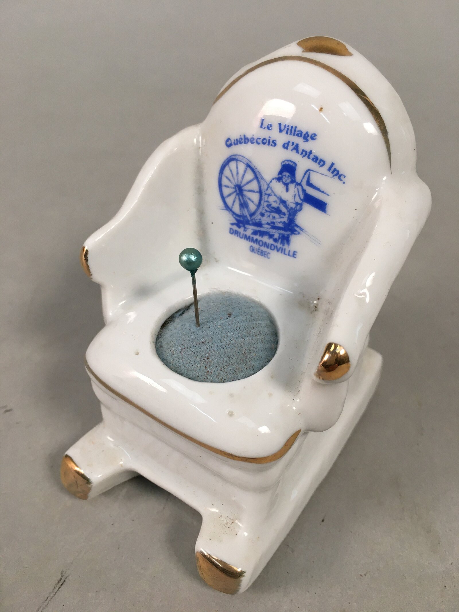 Canadian Pin Cushion Vtg Porcelain Armchair Village Quebecois d'Antan KF441