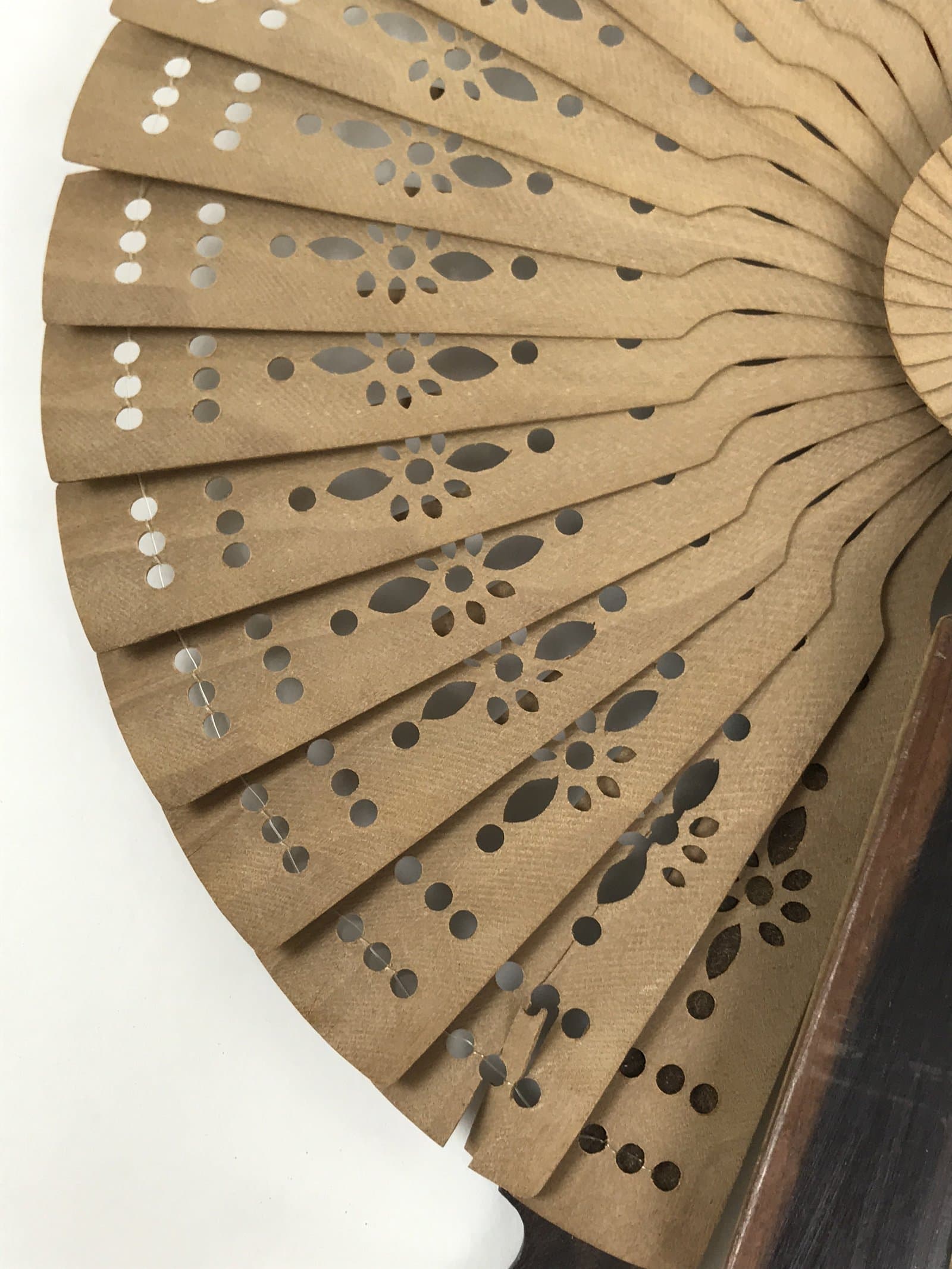 Chinese Carved Round Sandalwood Folding Fan Sensu Floral Pattern Red Tassel 5D23