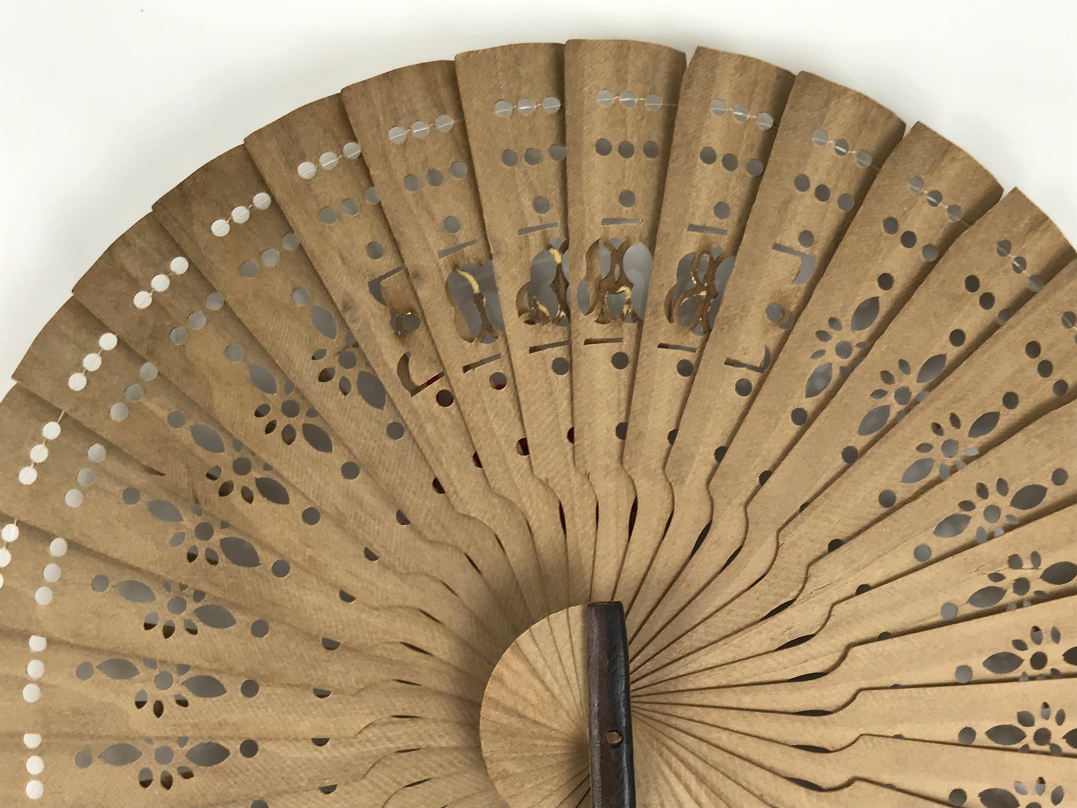 Chinese Carved Round Sandalwood Folding Fan Sensu Floral Pattern Red Tassel 5D23