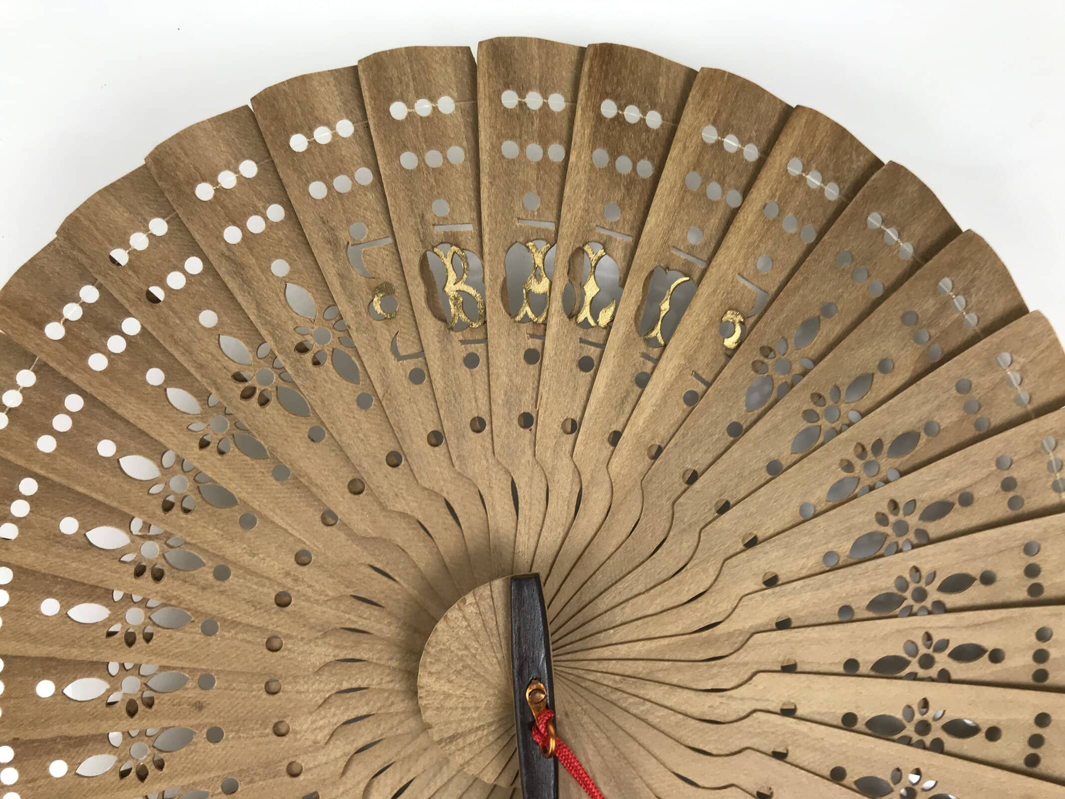 Chinese Carved Round Sandalwood Folding Fan Sensu Floral Pattern Red Tassel 5D23