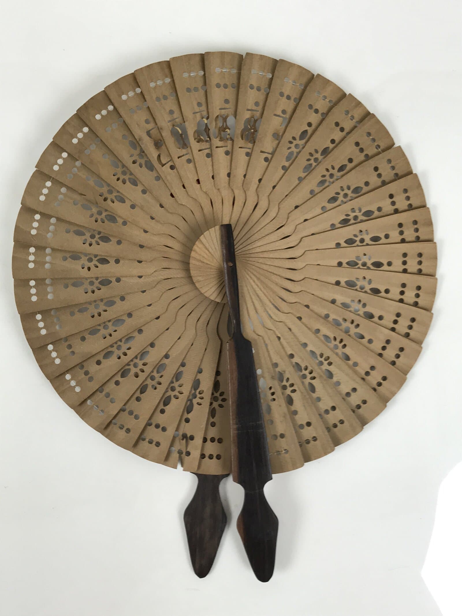 Chinese Carved Round Sandalwood Folding Fan Sensu Floral Pattern Red Tassel 5D23