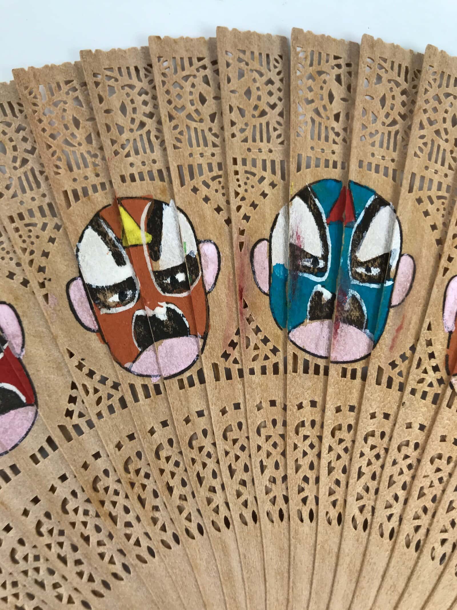 Chinese Folding Fan Sensu Vtg Beijing Opera Color Masks Sandalwood Boxed 4D924