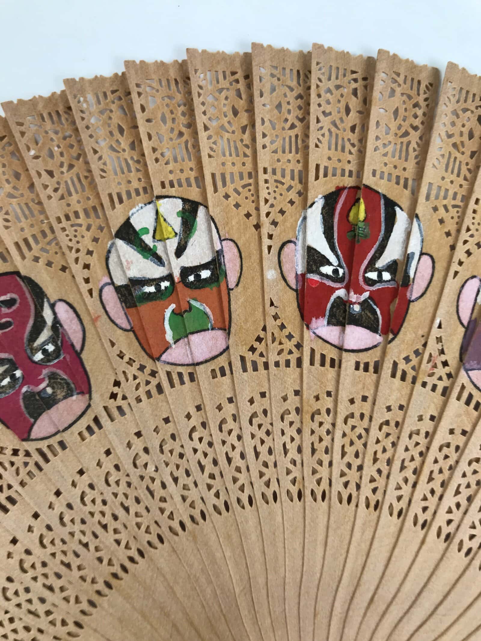 Chinese Folding Fan Sensu Vtg Beijing Opera Color Masks Sandalwood Boxed 4D924