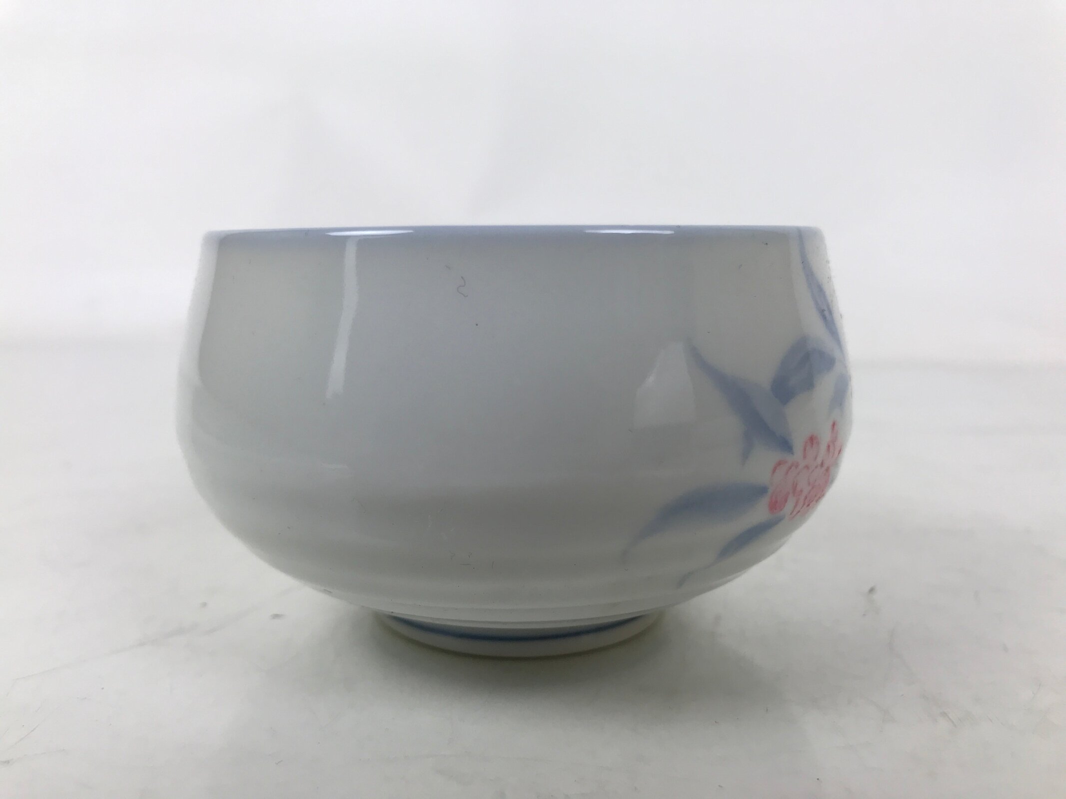 Japanese Arita Porcelain Teacup Vtg Berry Leaves Pink Blue Sencha Yunomi TC578
