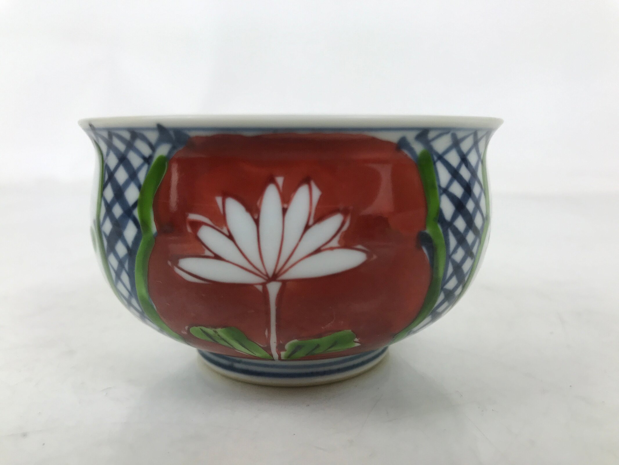 Japanese Arita Porcelain Teacup Vtg Red Blue Lotus Flower Sencha Yunomi TC574