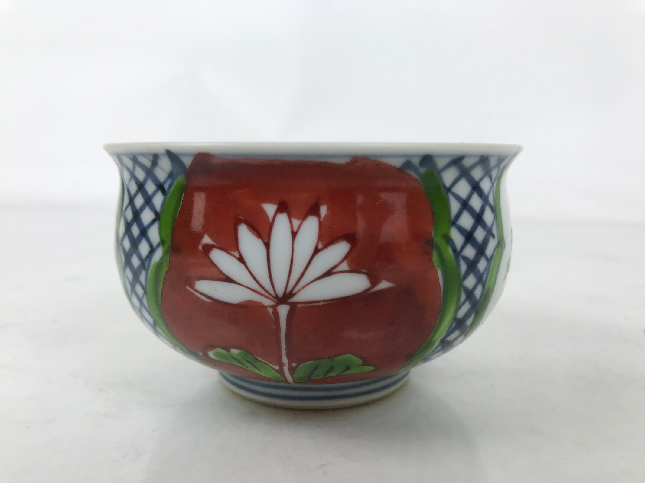 Japanese Arita Porcelain Teacup Vtg Red Blue Lotus Flower Sencha Yunomi TC574