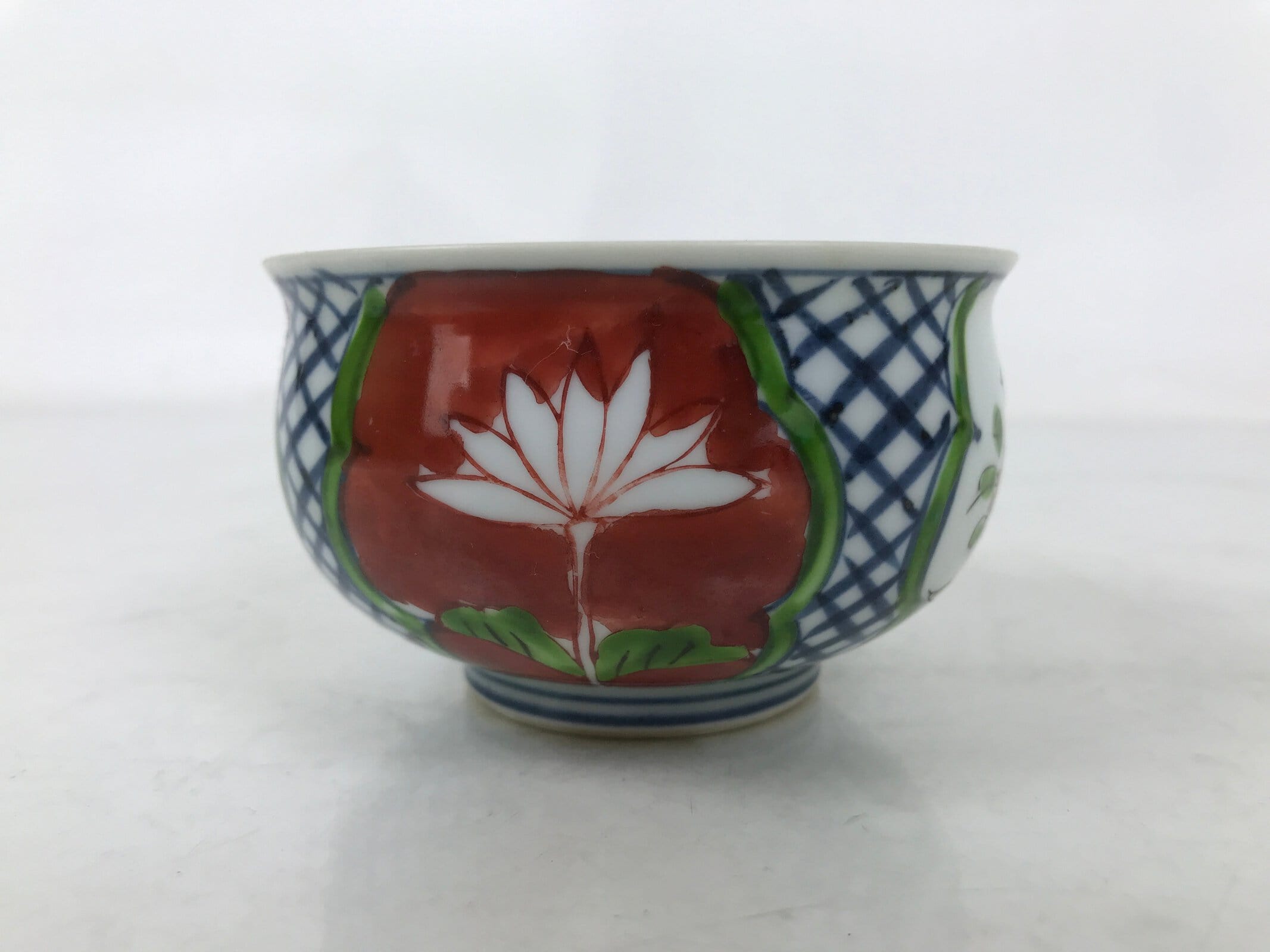 Japanese Arita Porcelain Teacup Vtg Red Blue Lotus Flower Sencha Yunomi TC575