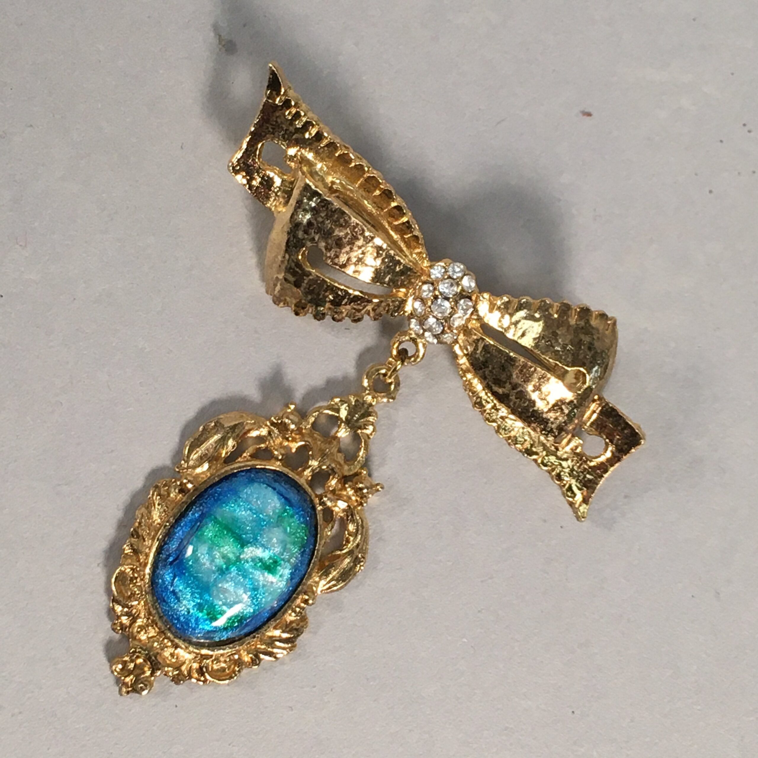 Japanese Blue Opal Oval Glass Brooch Metal Ribbon Vtg Bijou Pin Gold JK43