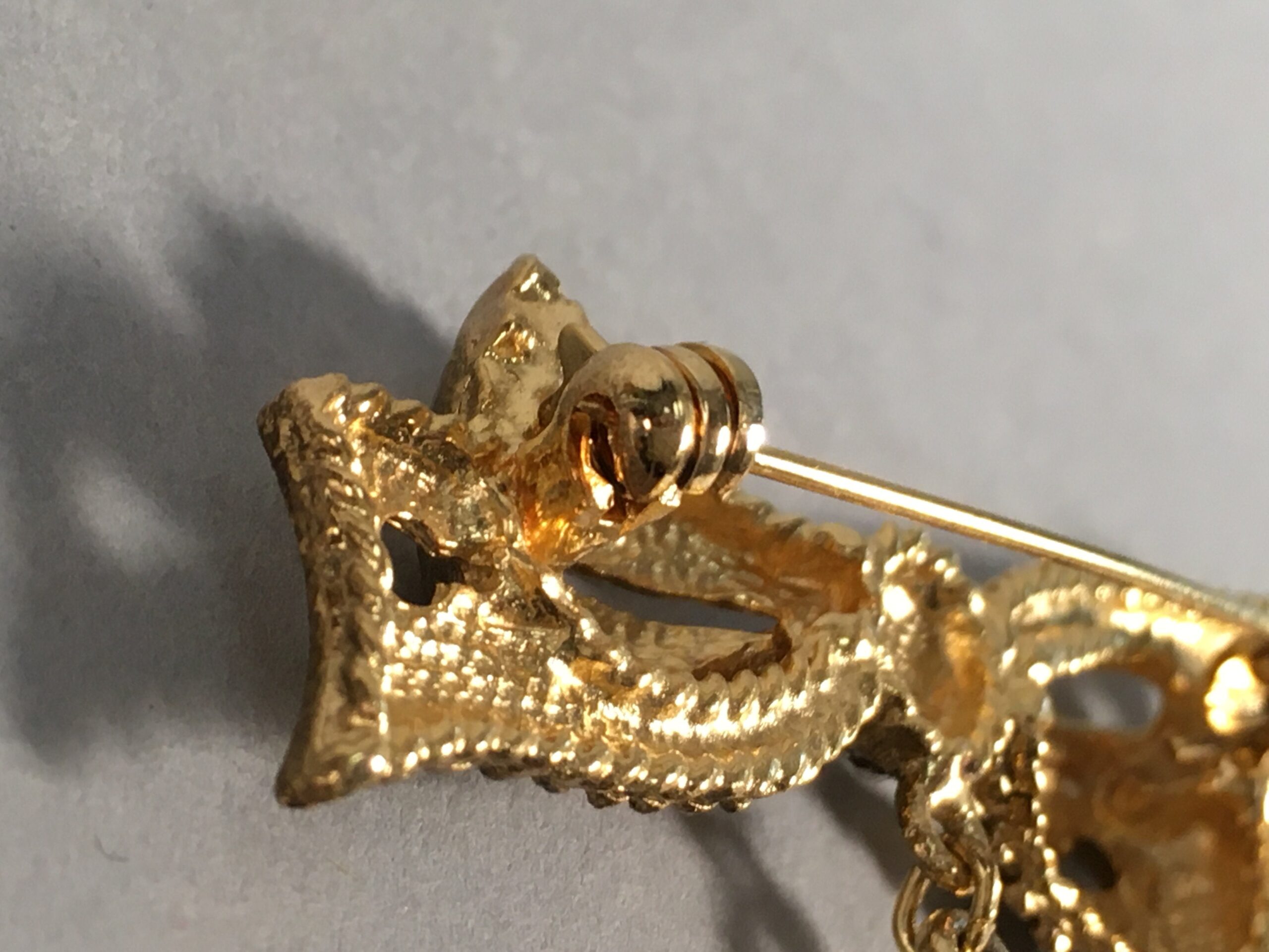 Japanese Blue Opal Oval Glass Brooch Metal Ribbon Vtg Bijou Pin Gold JK43