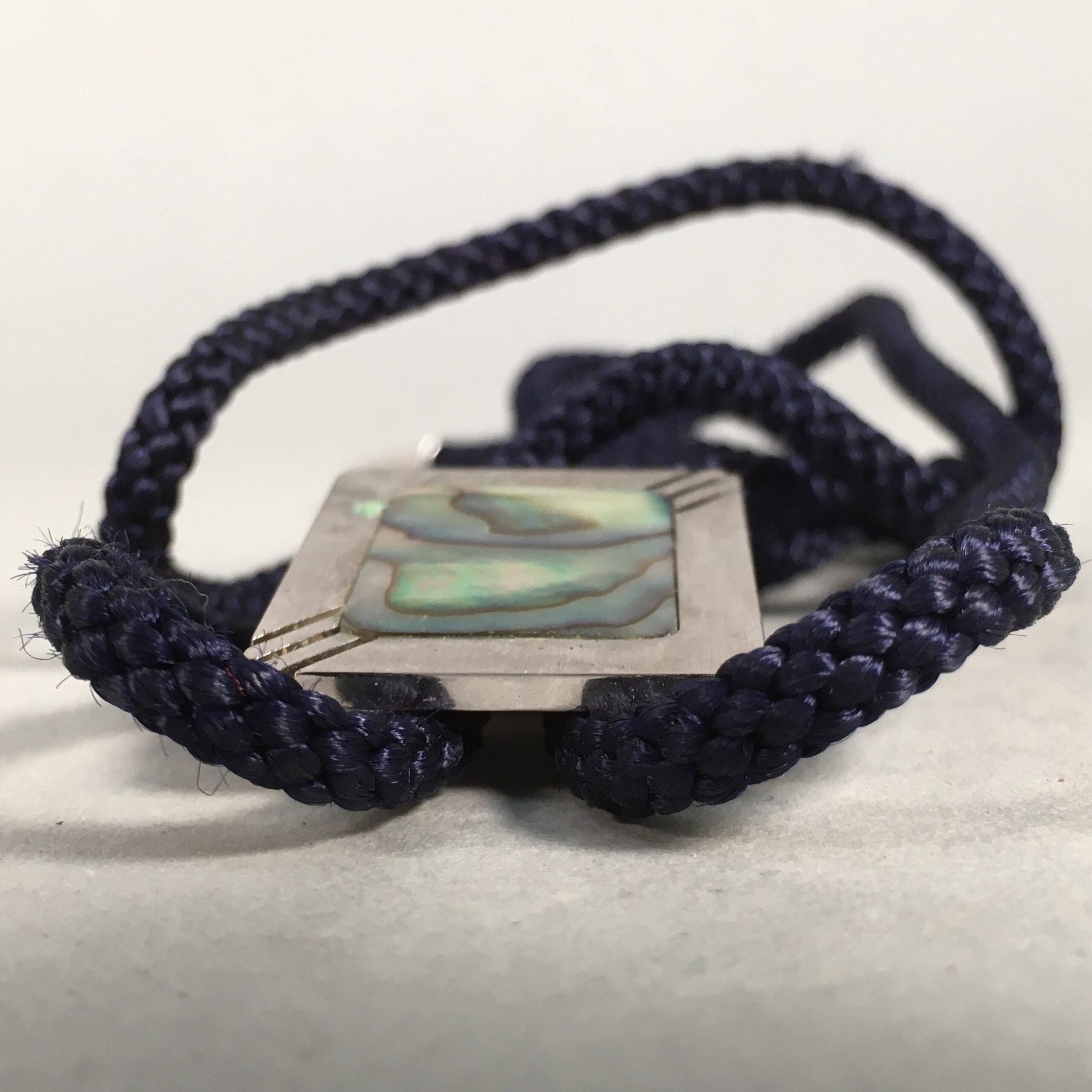 Japanese Bolo Tie Vtg Necklace Shell Rectangle Metal Dark Blue String JK33