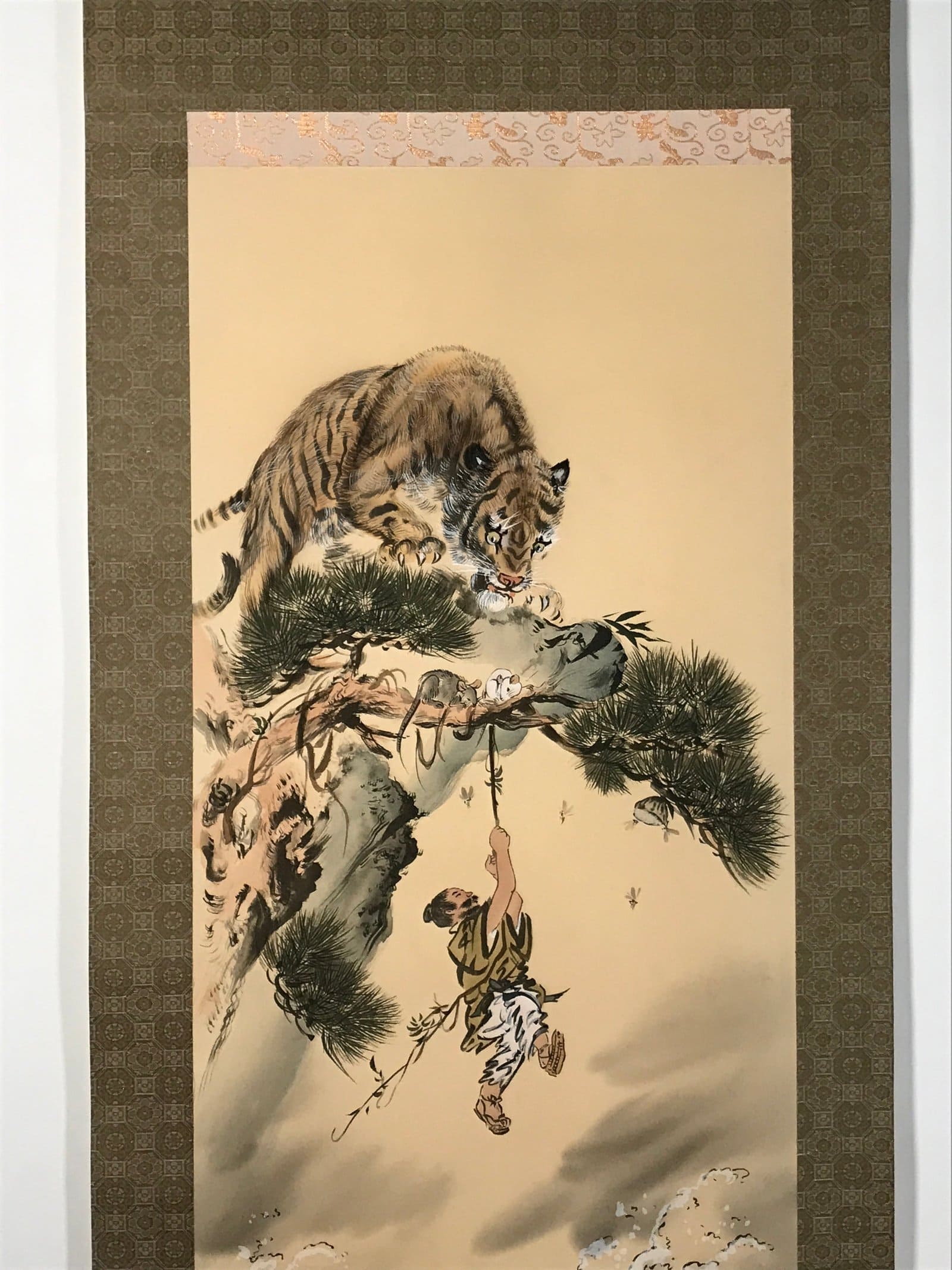 Japanese Boxed Hanging Scroll Vtg Kakejiku Man Hanging Vine Tiger Zen Koan KJ160
