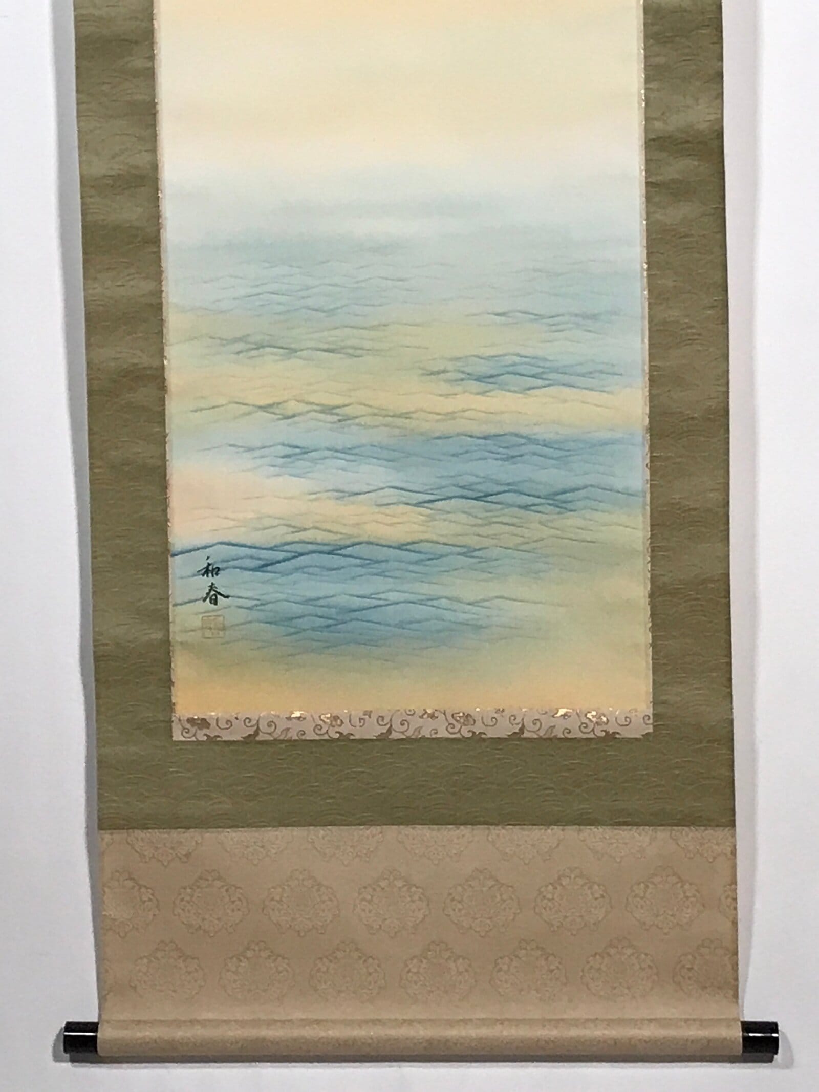Japanese Boxed Hanging Scroll Vtg Red Rising Sun Calm Waves Kakejiku SC975