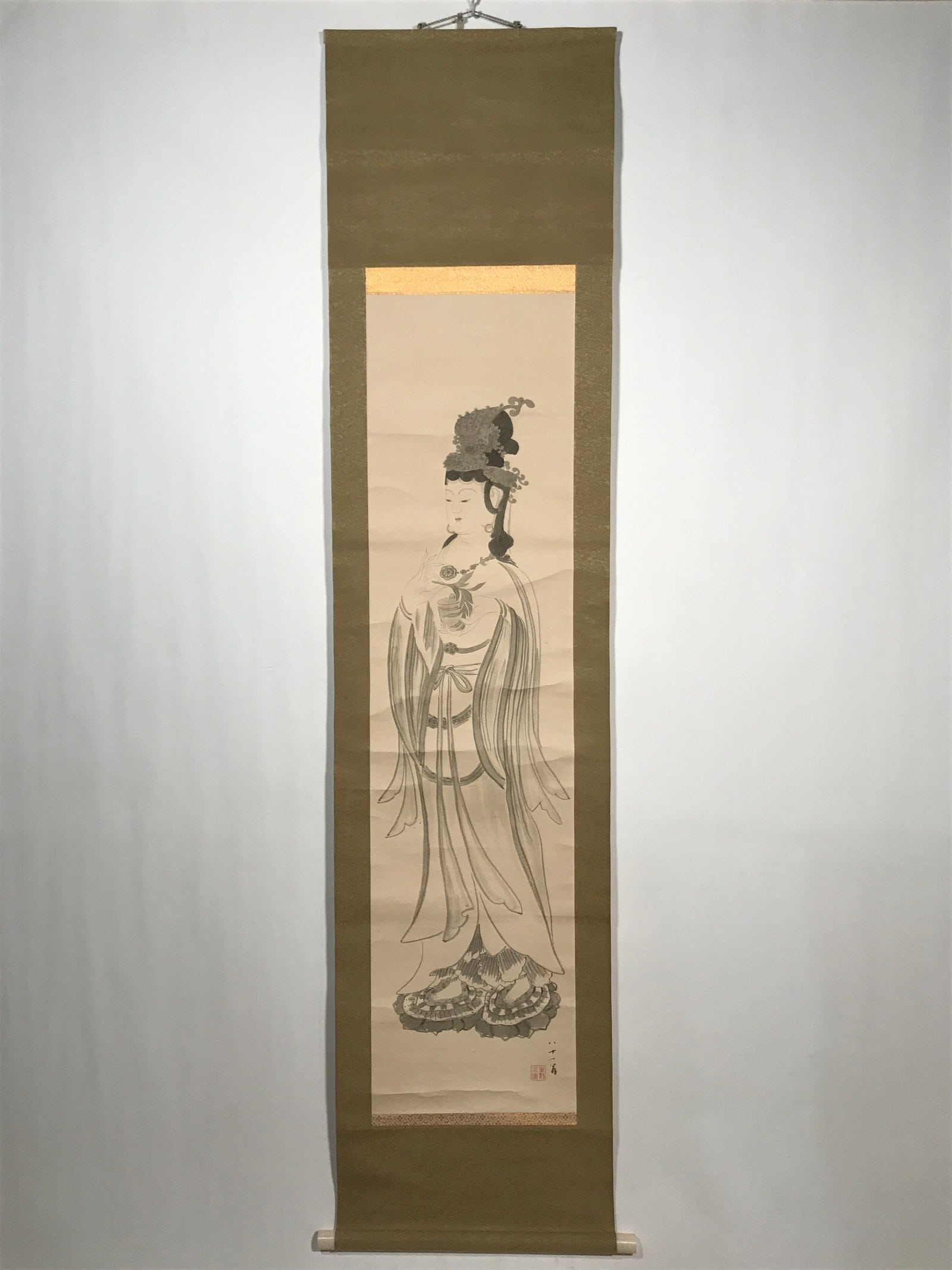Japanese Boxed Hanging Scroll Vtg Standing Kannon Buddhist Kakejiku SC957