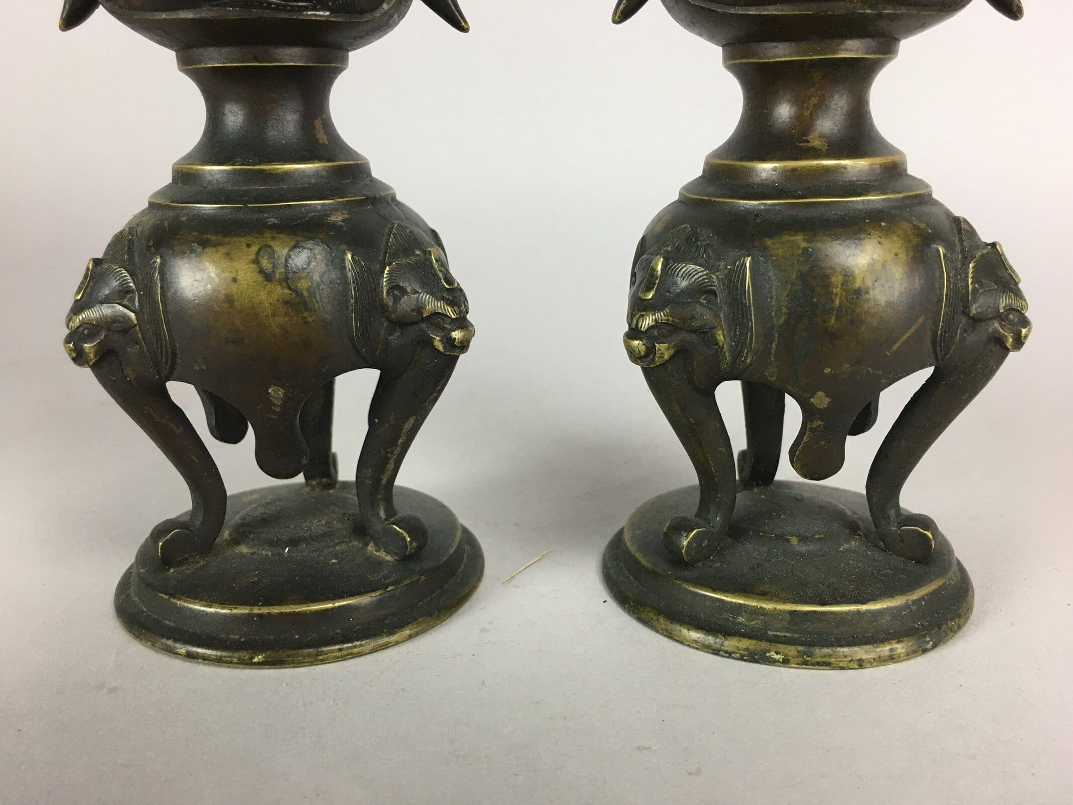 Japanese Buddhist Altar Fitting 2 pc Set Candle Stand Vtg Bronze Shokudai BU436