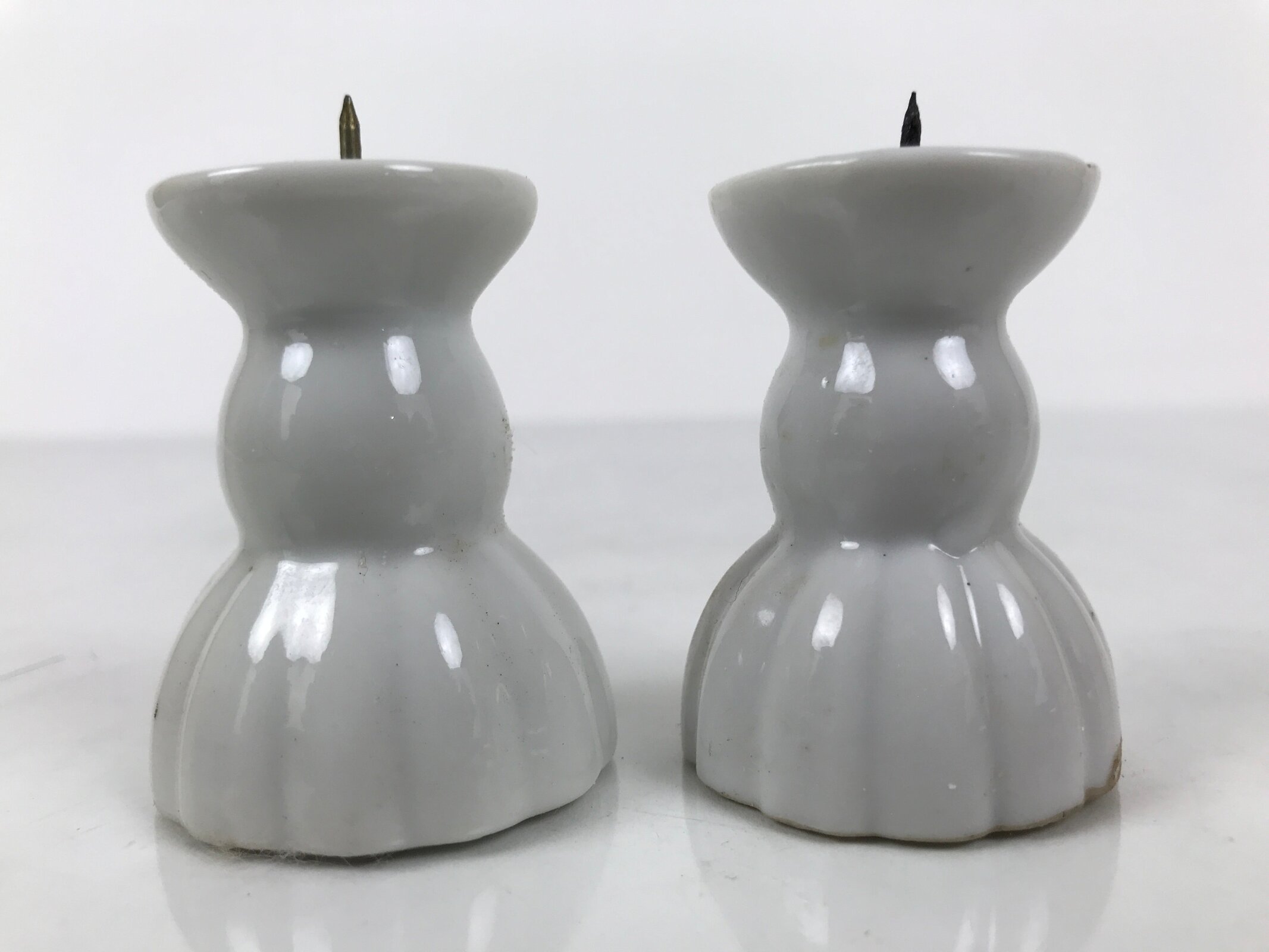 Japanese Buddhist Altar Porcelain Candle Stand 2pcs Shokudai Simple White BA827
