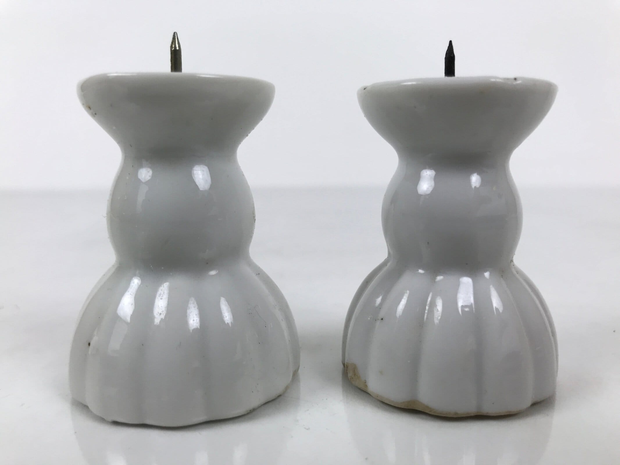 Japanese Buddhist Altar Porcelain Candle Stand 2pcs Shokudai Simple White BA827